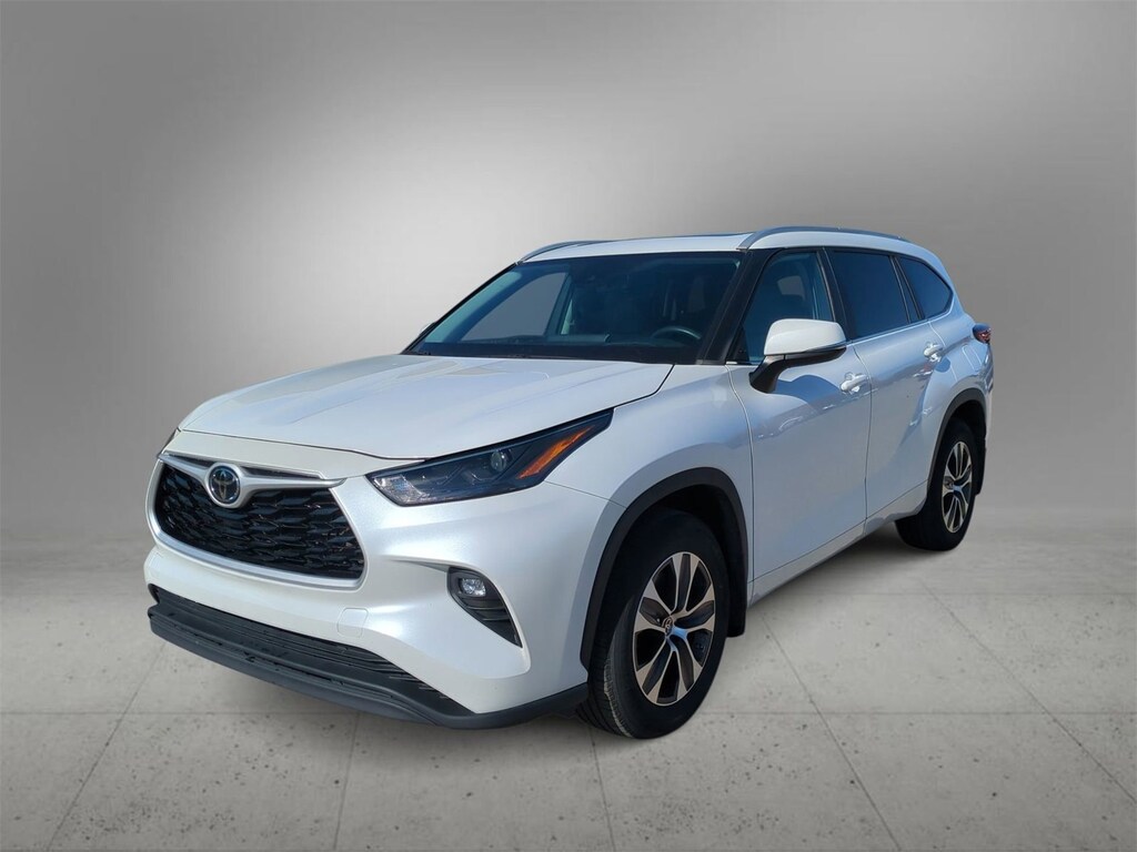 Used 2023 Toyota Highlander XLE SUV