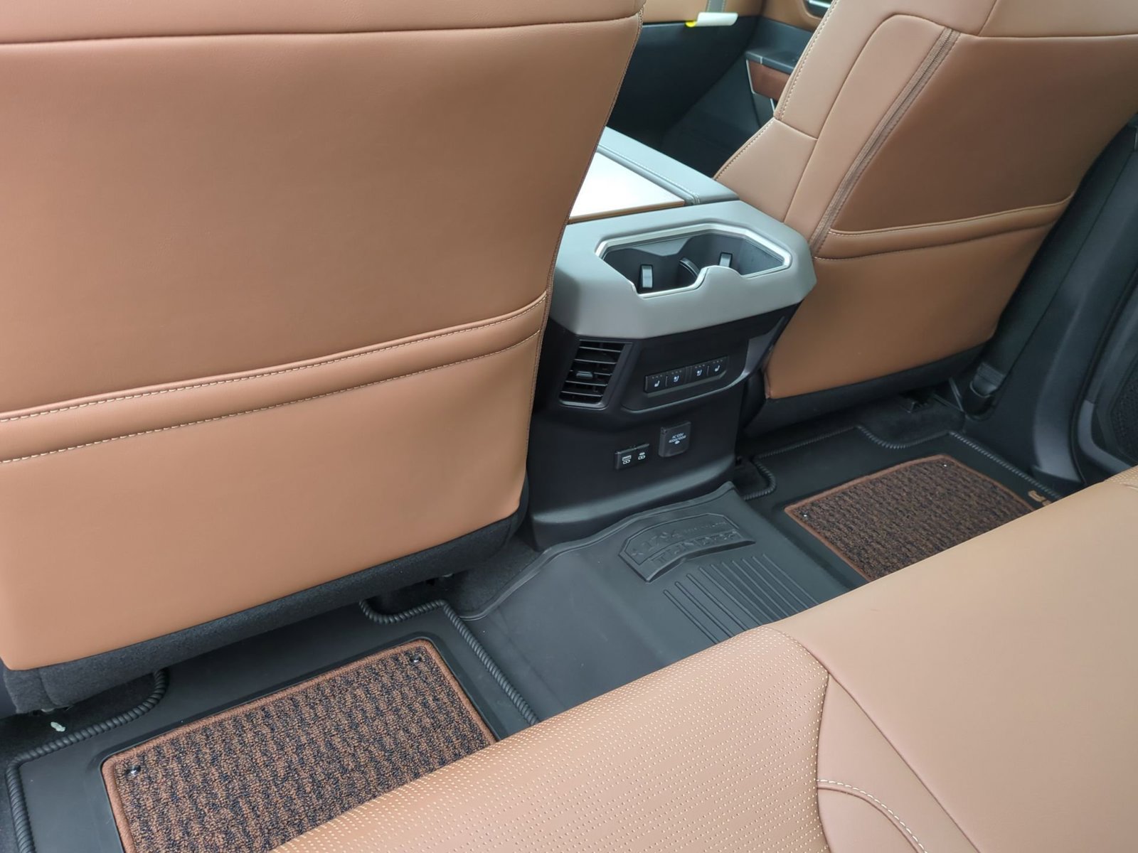2026 Toyota Tundra 1794 Edition - Photo 18