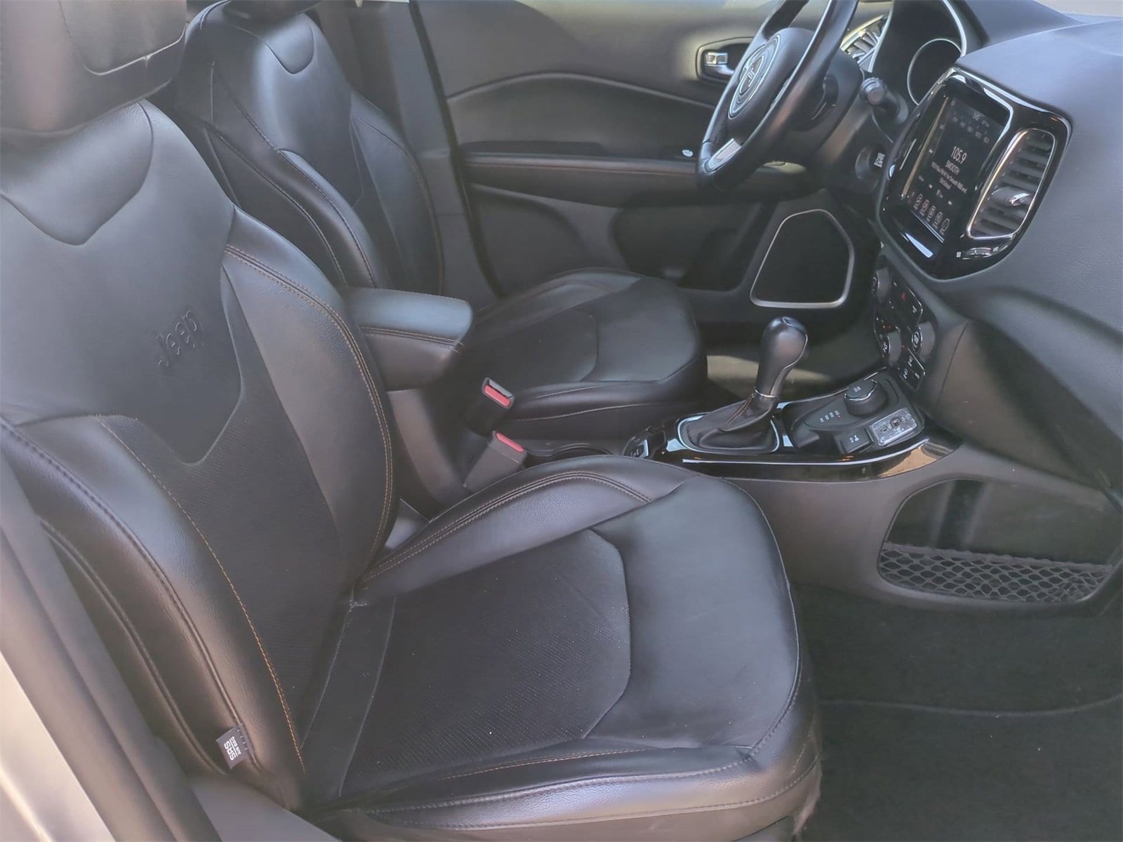 Thumbnail: 2020 Jeep Compass - 21