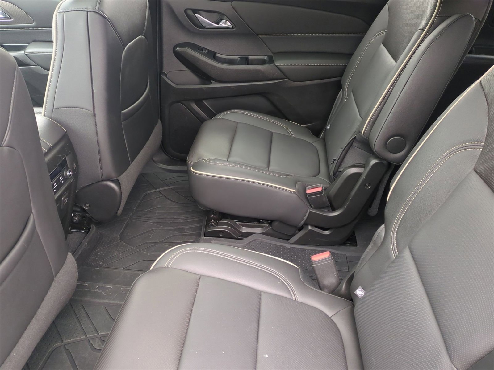 Thumbnail: 2023 Chevrolet Traverse - 20