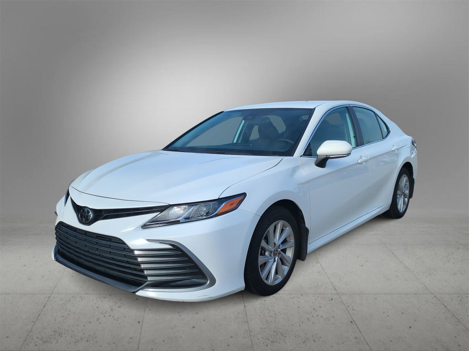 2023 Toyota Camry LE photo 4