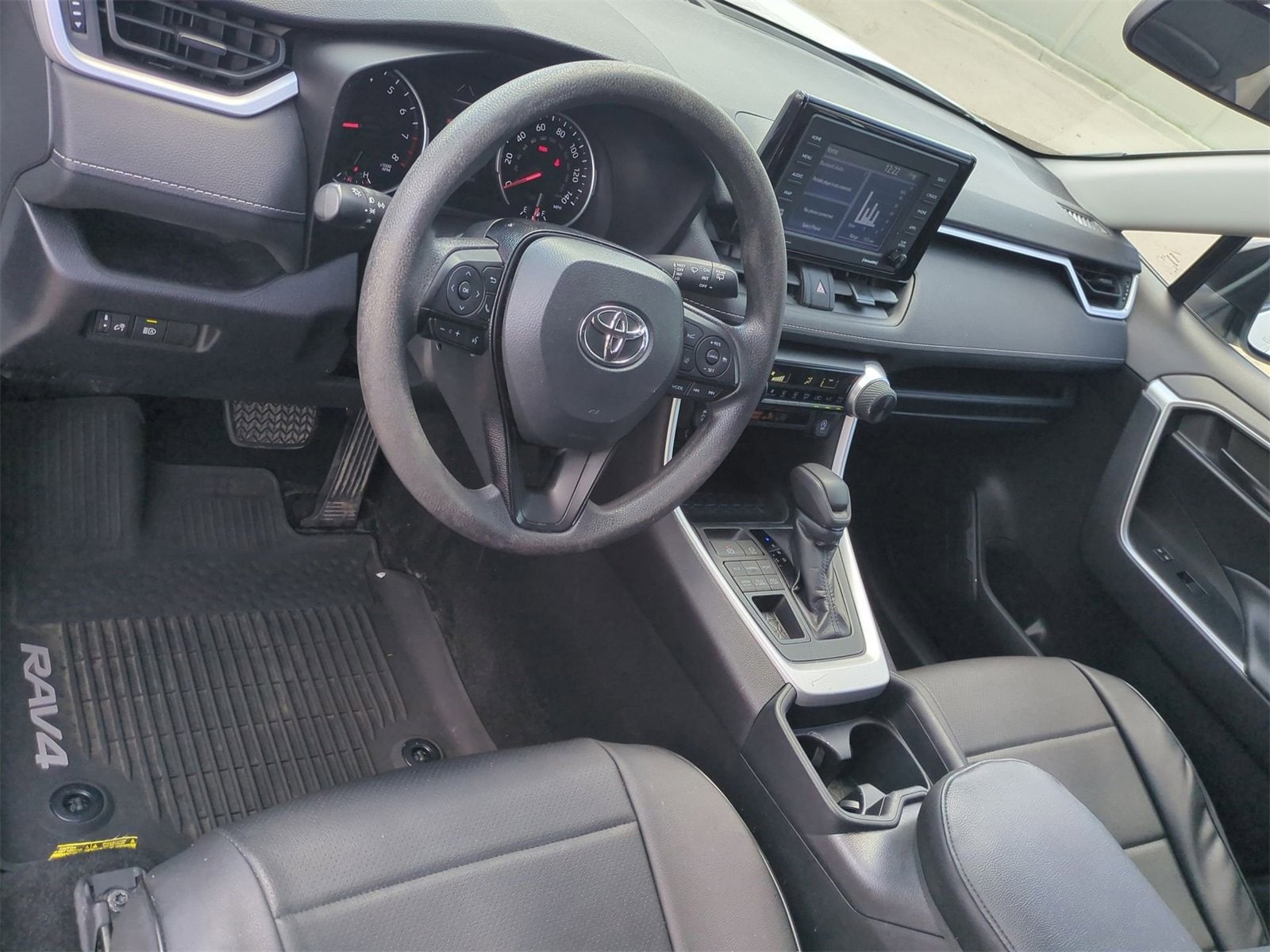 Thumbnail: 2020 Toyota RAV4 - 10