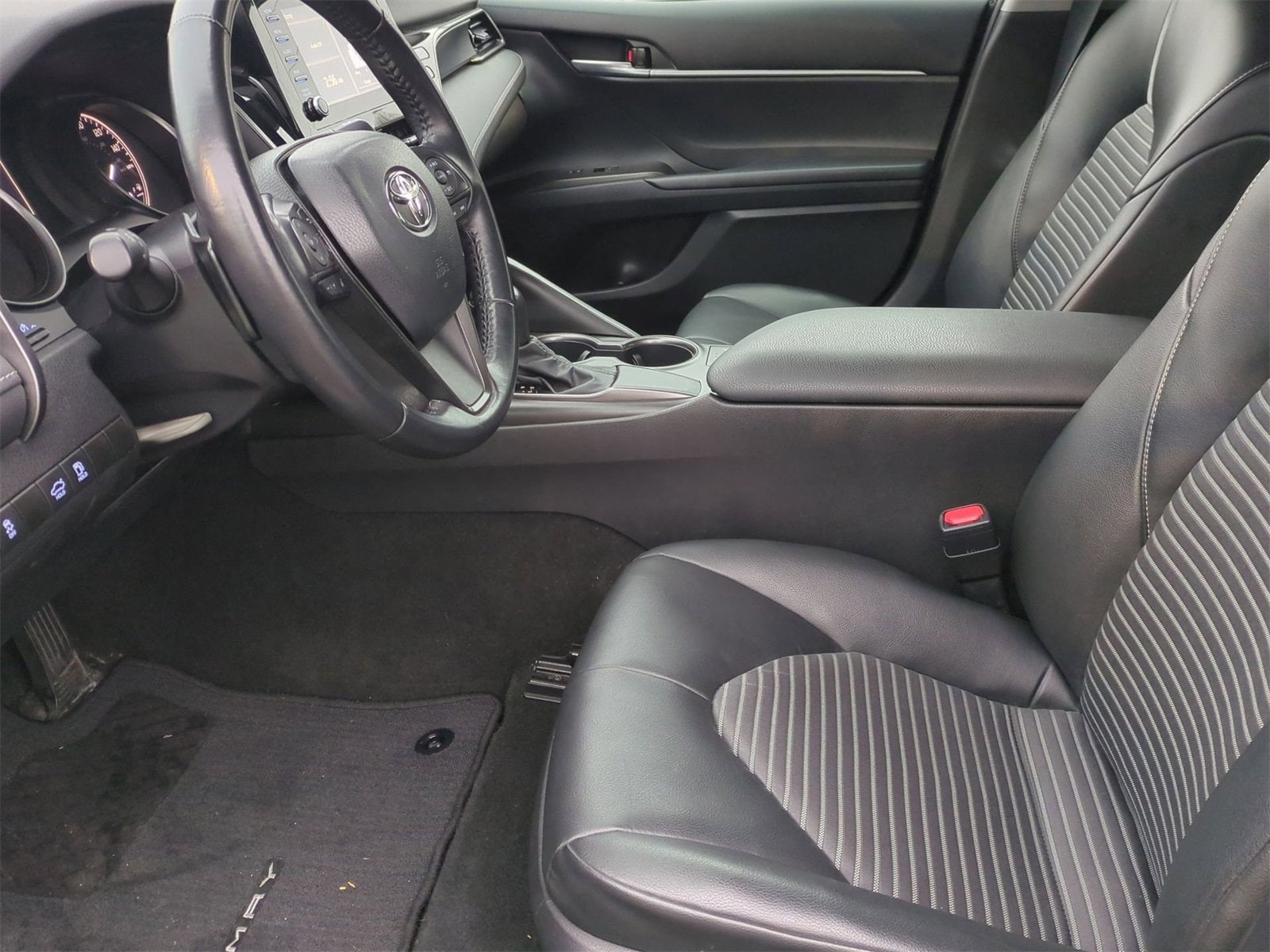 Thumbnail: 2021 Toyota Camry - 16