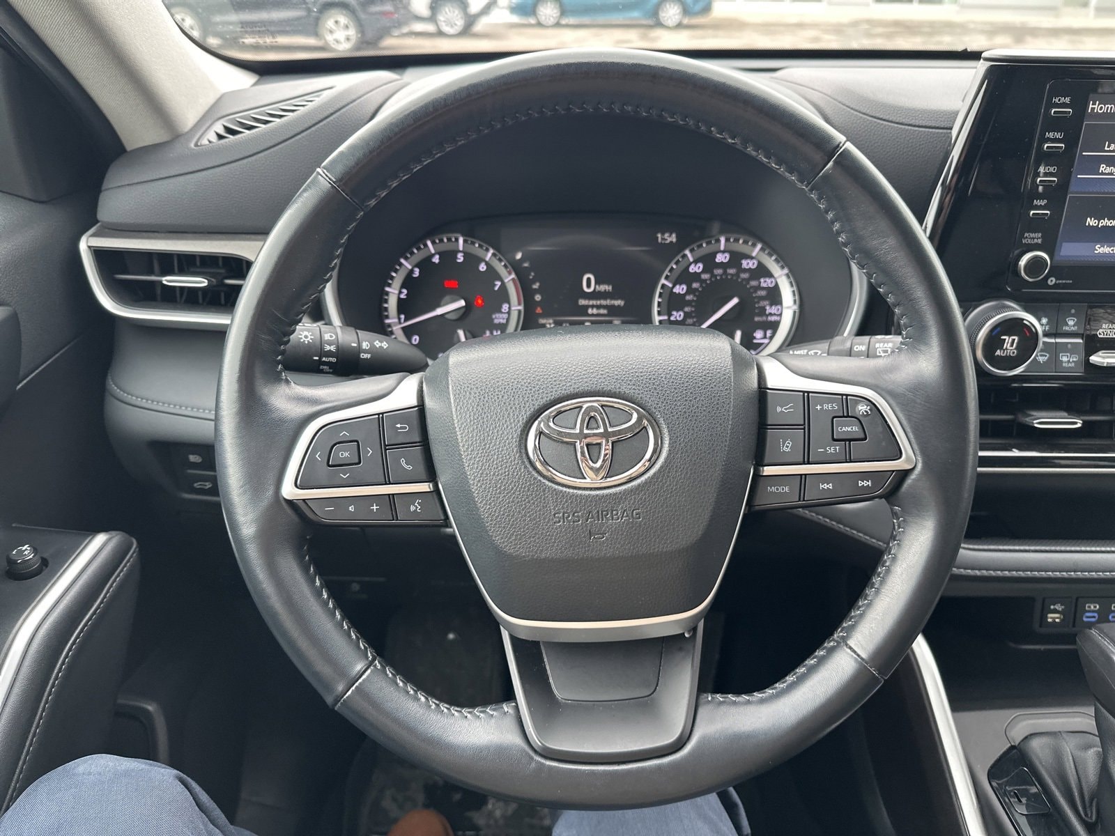 Thumbnail: 2022 Toyota Highlander - 6