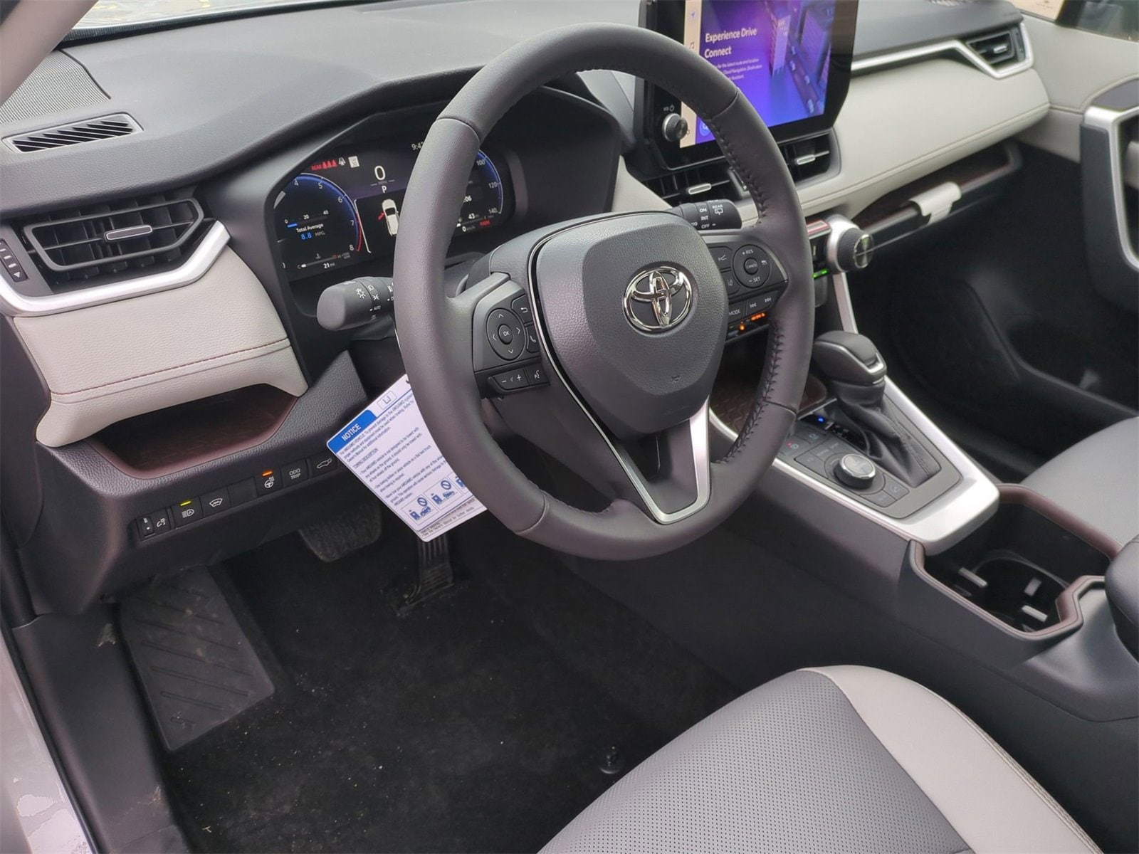 Thumbnail: 2025 Toyota RAV4 - 10