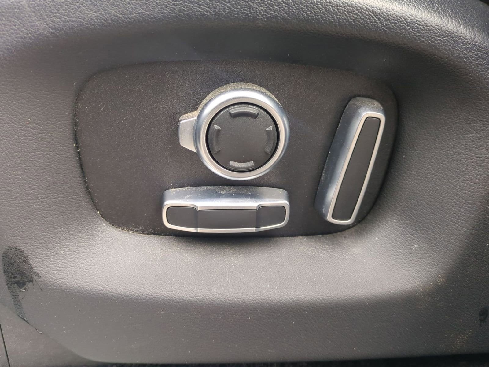 Thumbnail: 2017 Land Rover Range Rover - 17