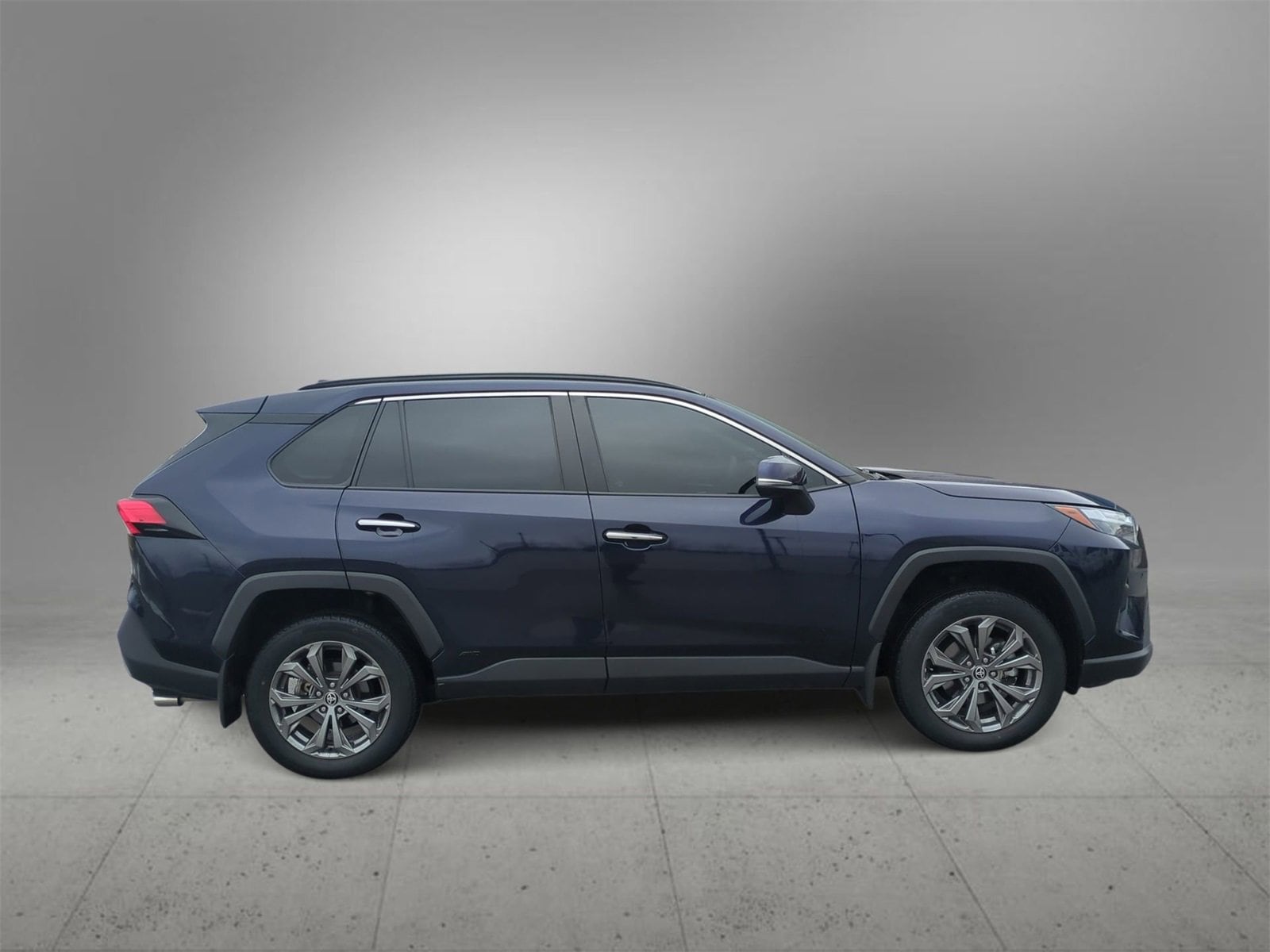 Thumbnail: 2022 Toyota RAV4 - 9