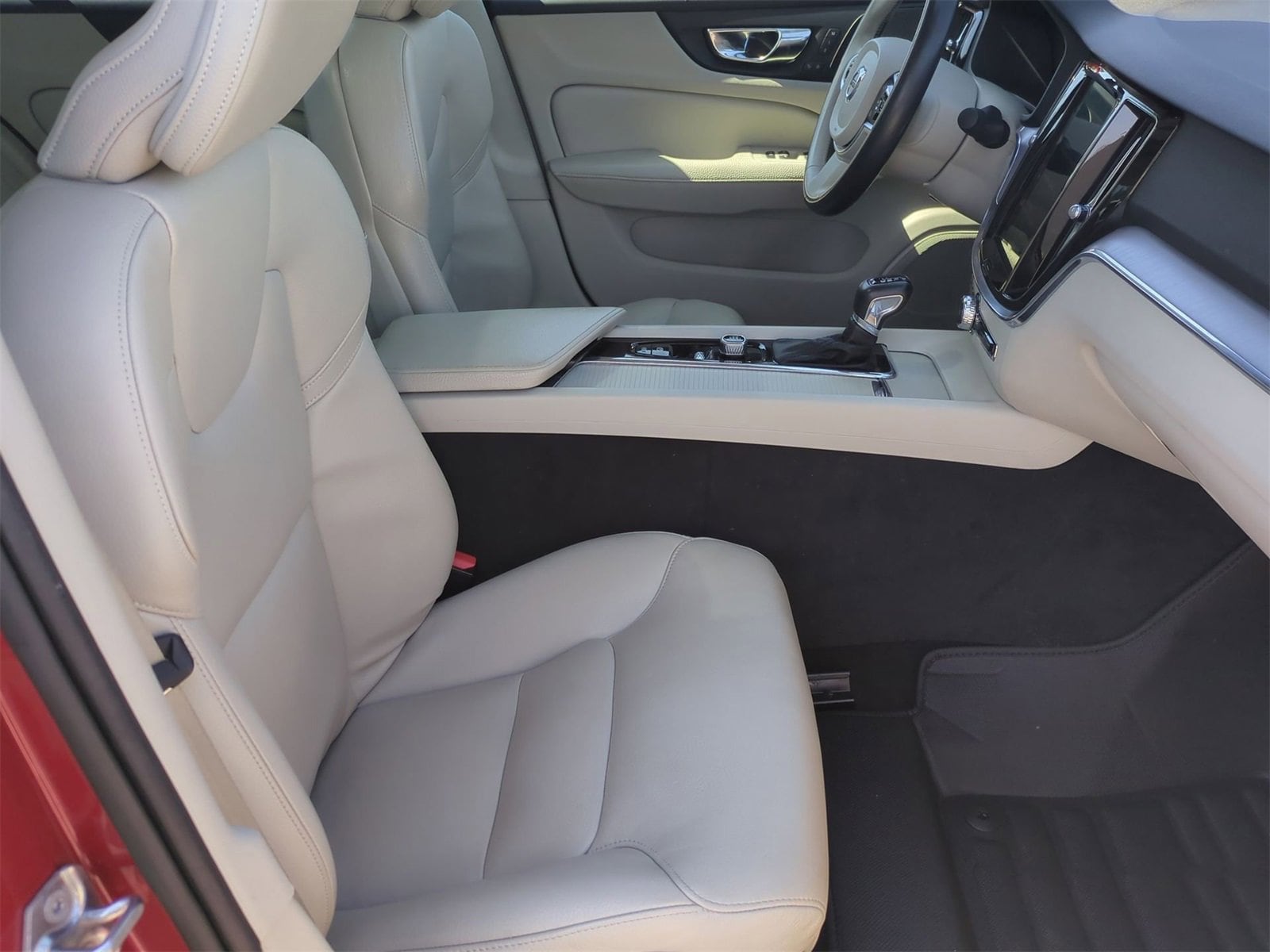 Thumbnail: 2020 Volvo S60 - 23