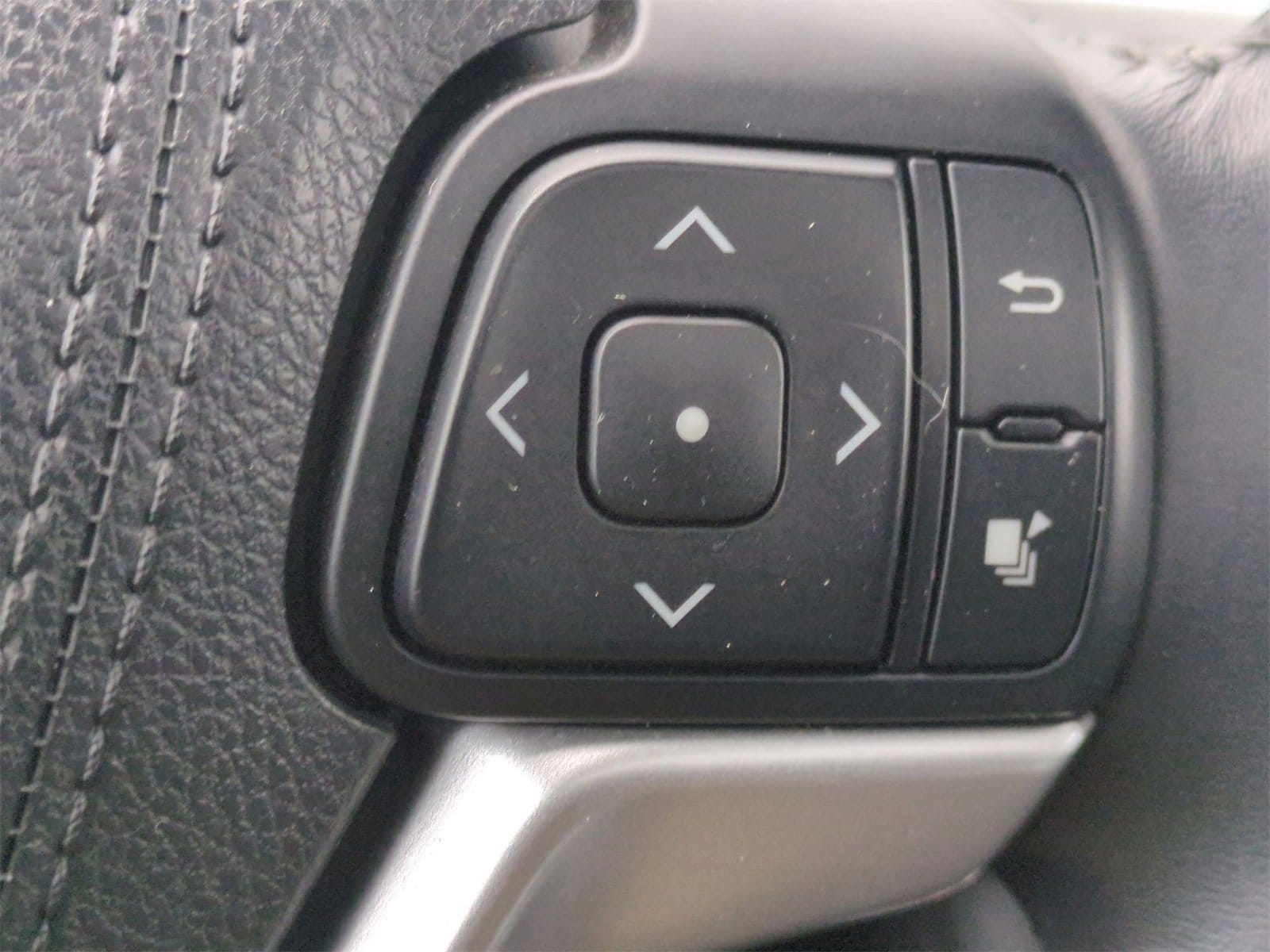 Thumbnail: 2016 Toyota Highlander - 26