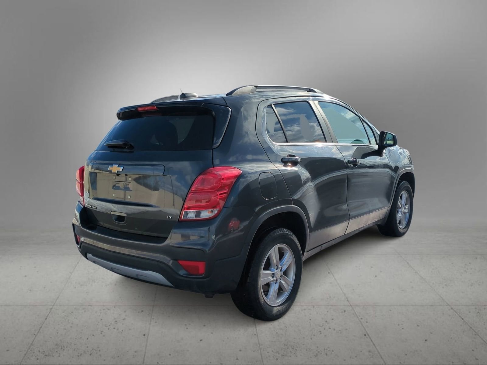 Thumbnail: 2017 Chevrolet Trax - 8