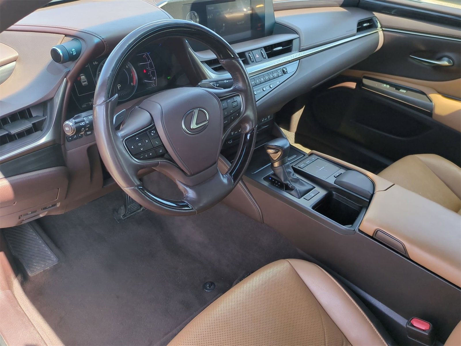 Thumbnail: 2019 Lexus ES - 10