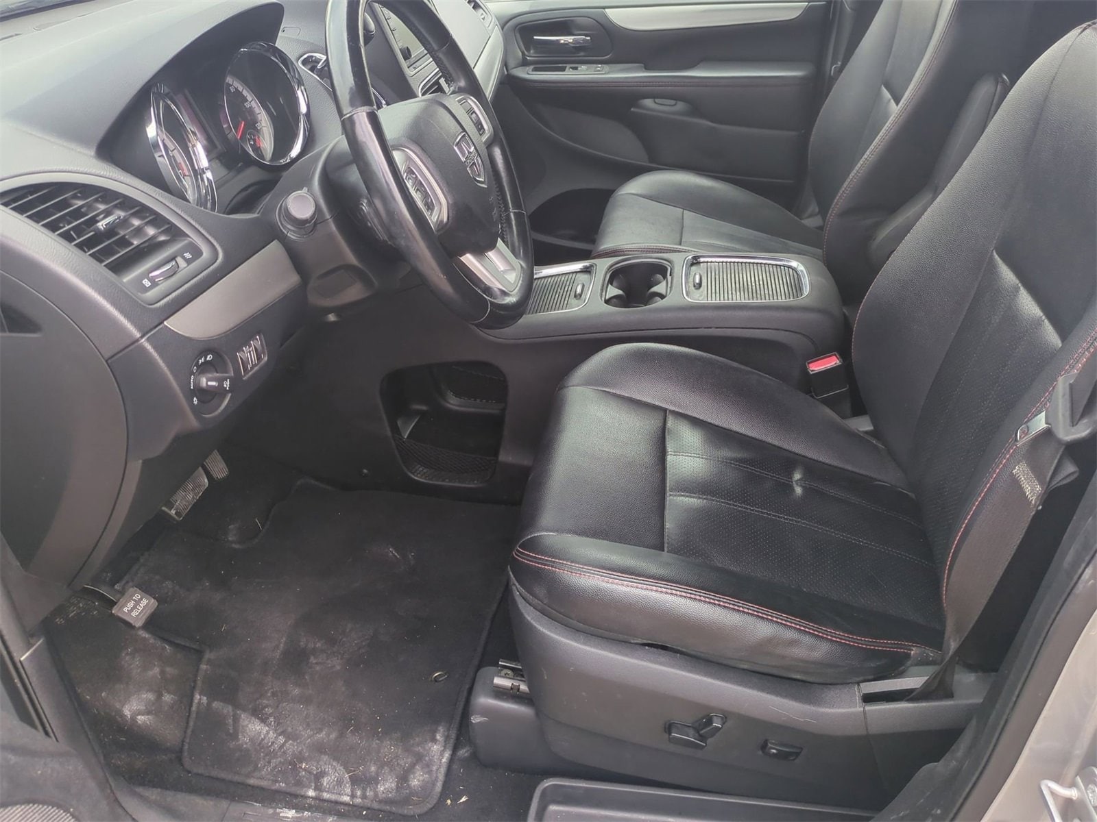 Thumbnail: 2019 Dodge Grand Caravan - 16