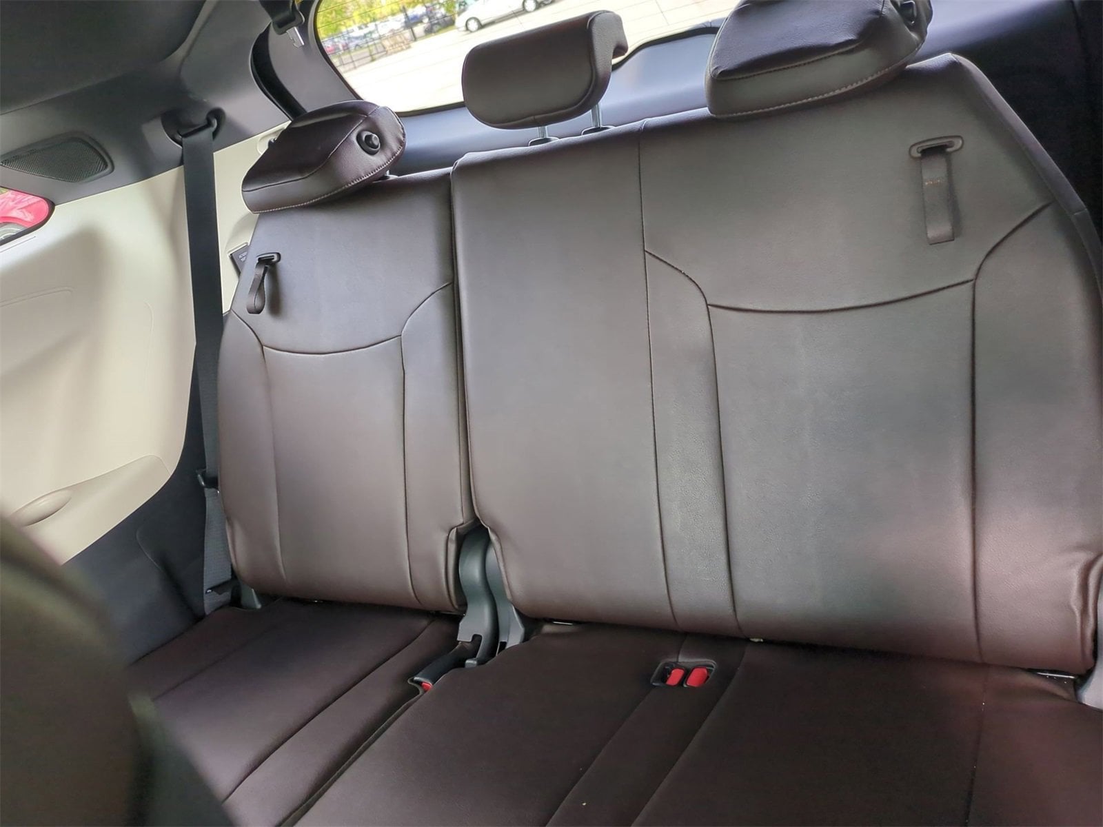 Thumbnail: 2021 Toyota Sienna - 22