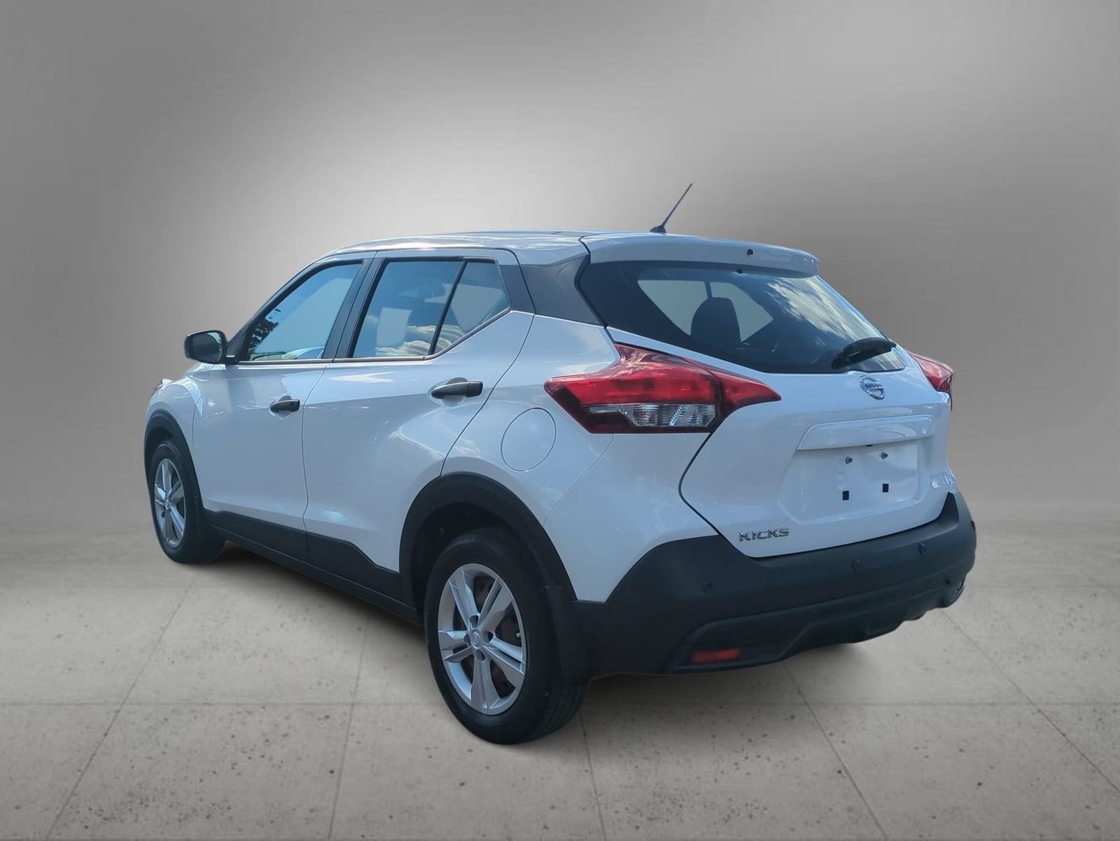 Thumbnail: 2020 Nissan Kicks - 6
