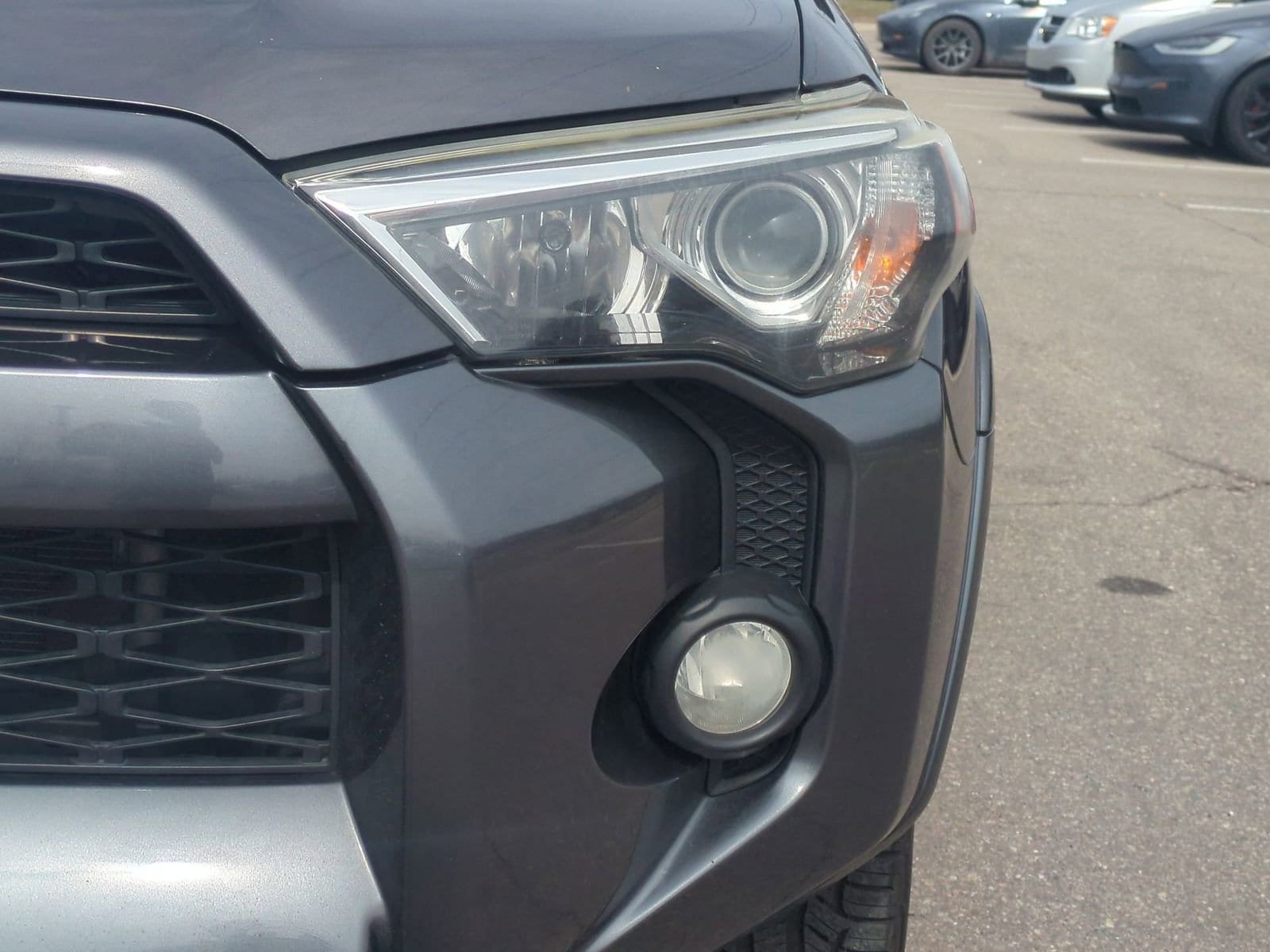 Thumbnail: 2014 Toyota 4Runner - 11