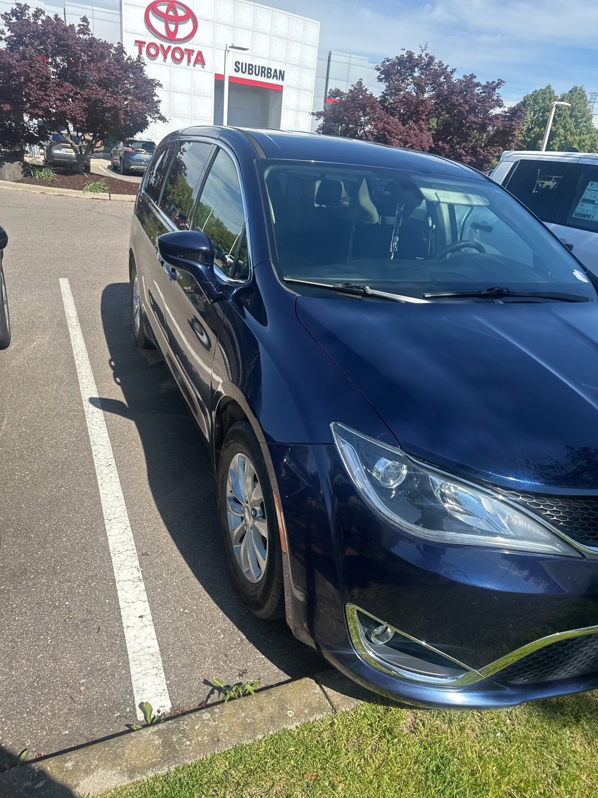 Thumbnail: 2018 Chrysler Pacifica - 3