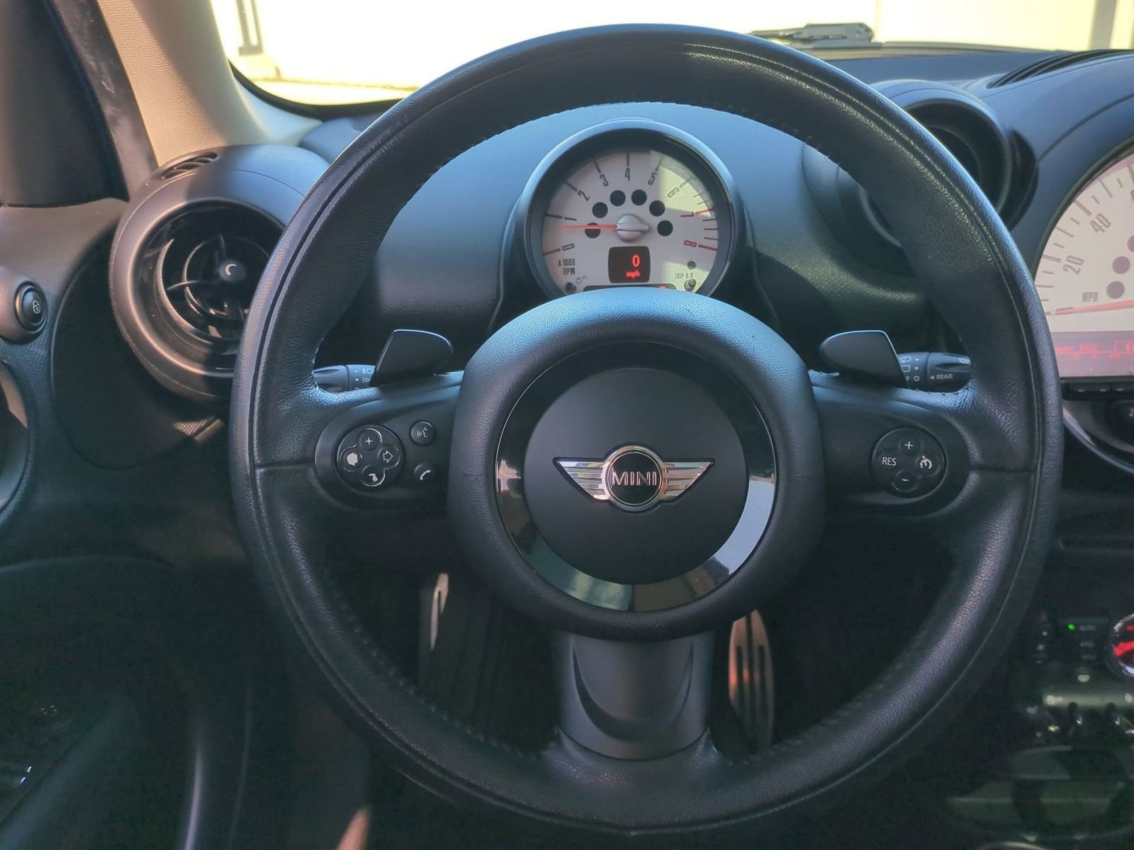 Thumbnail: 2014 MINI Cooper Countryman - 24