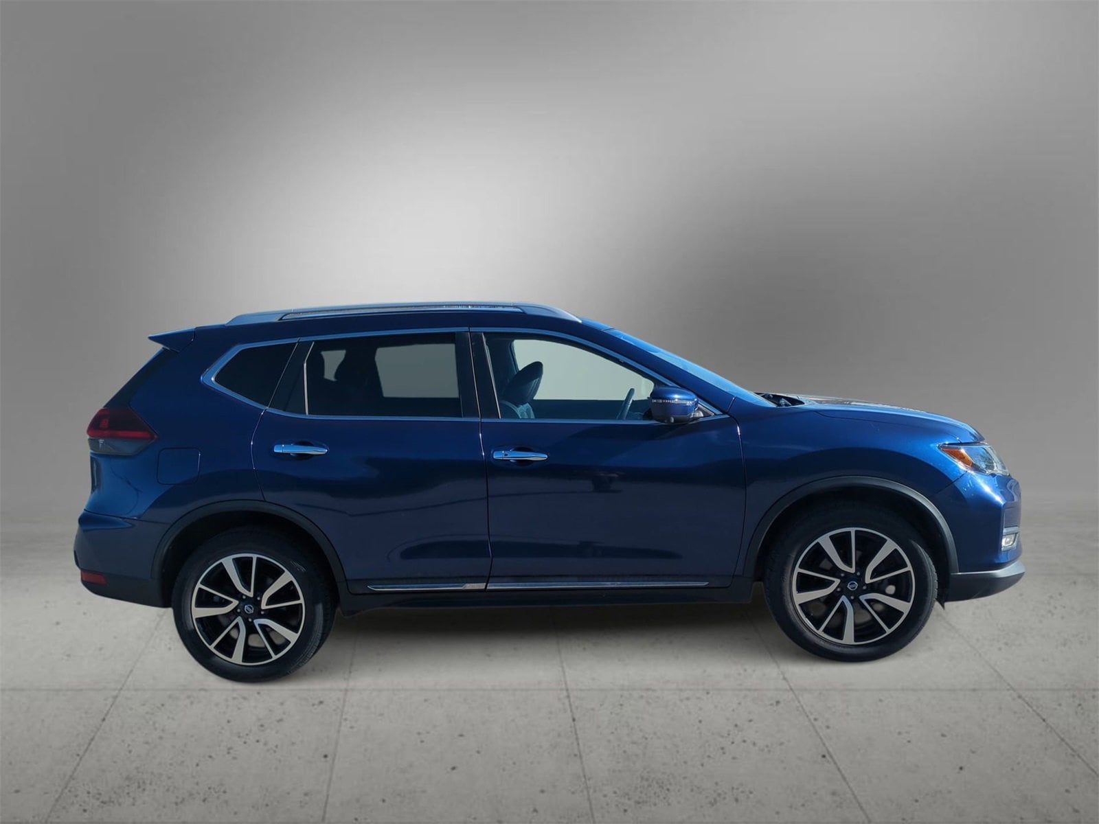 Thumbnail: 2019 Nissan Rogue - 9