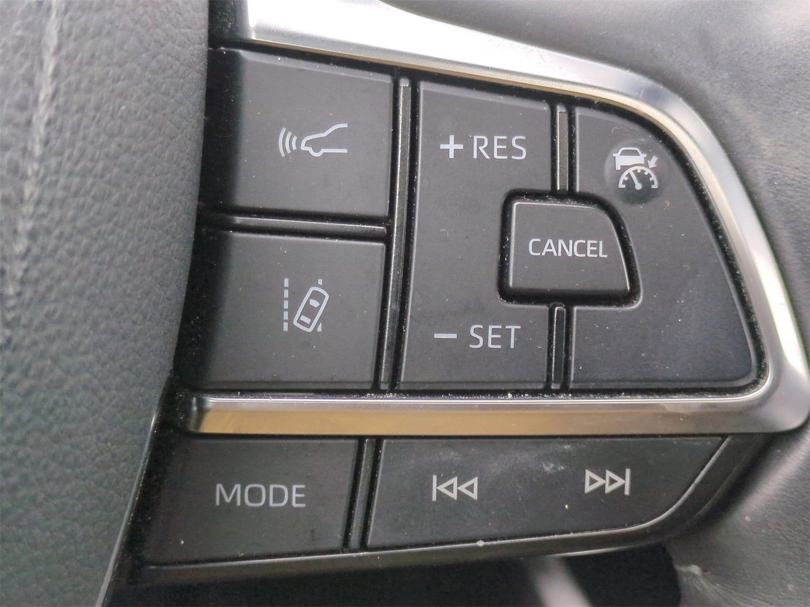 Thumbnail: 2021 Toyota Highlander - 26