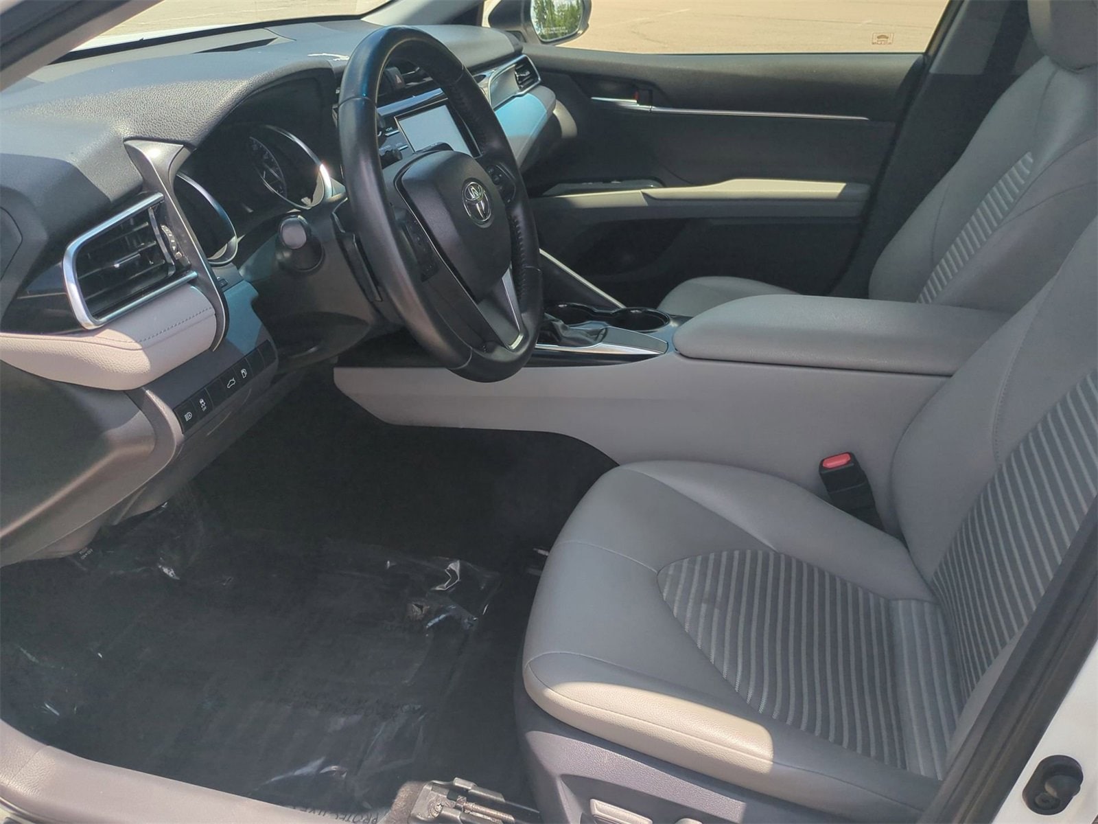 Thumbnail: 2018 Toyota Camry - 16