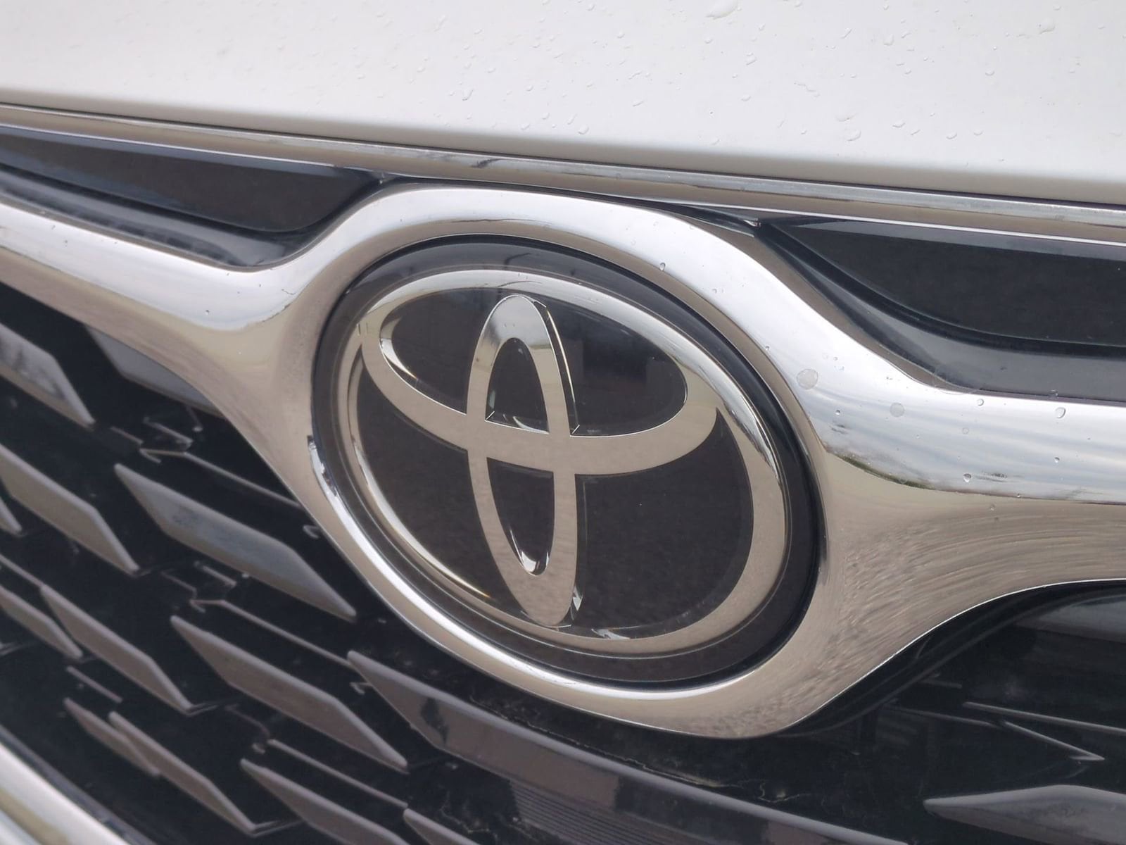 Thumbnail: 2023 Toyota Highlander - 12