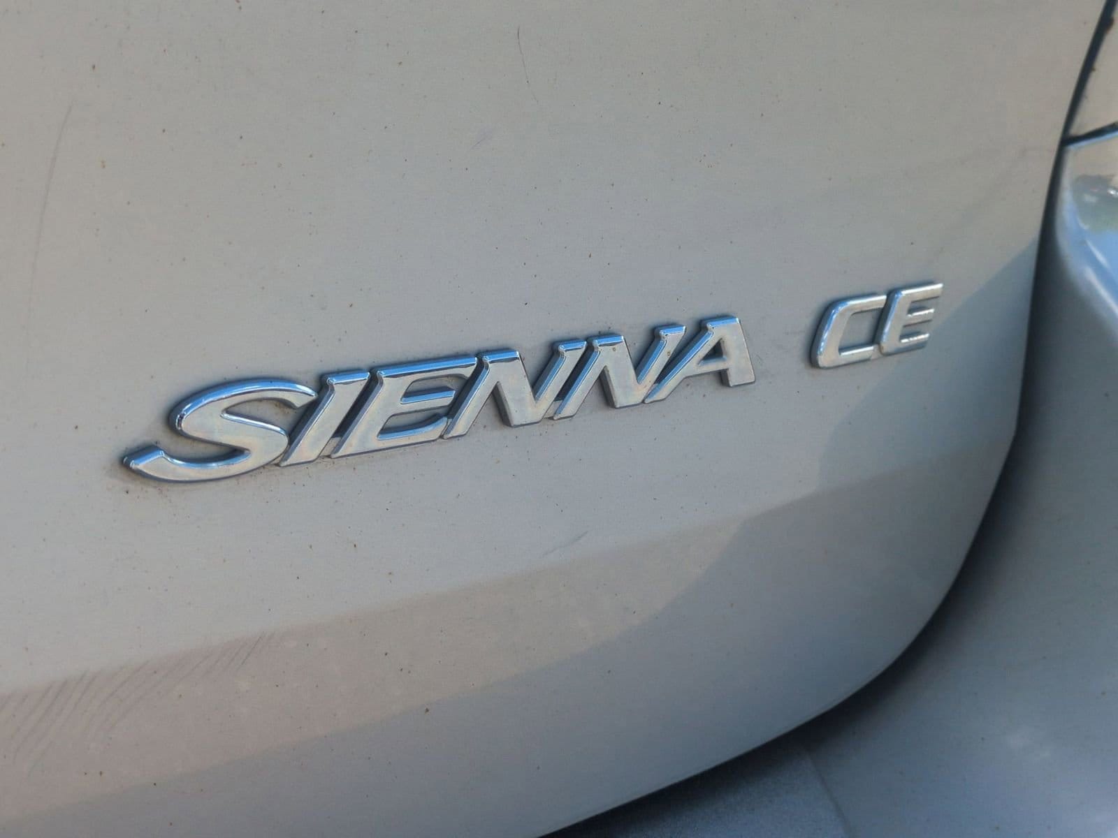 Thumbnail: 2005 Toyota Sienna - 13