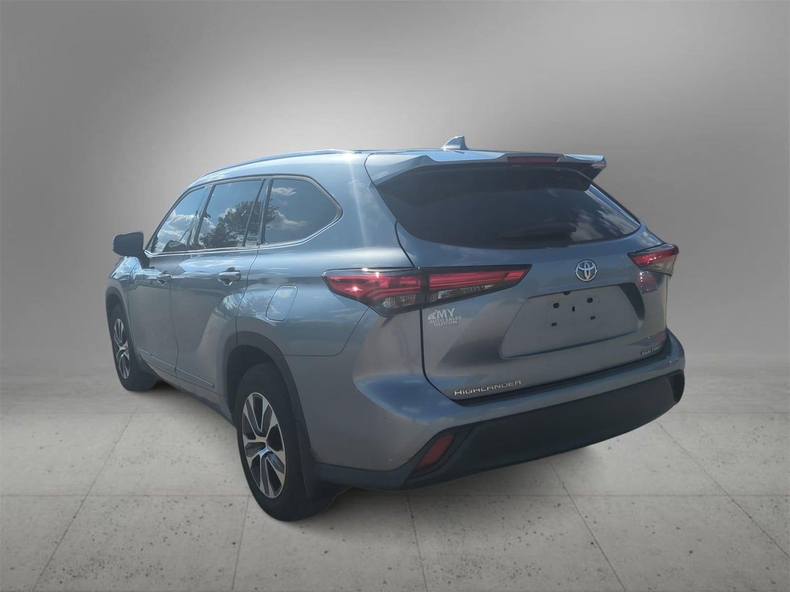 Thumbnail: 2021 Toyota Highlander - 6