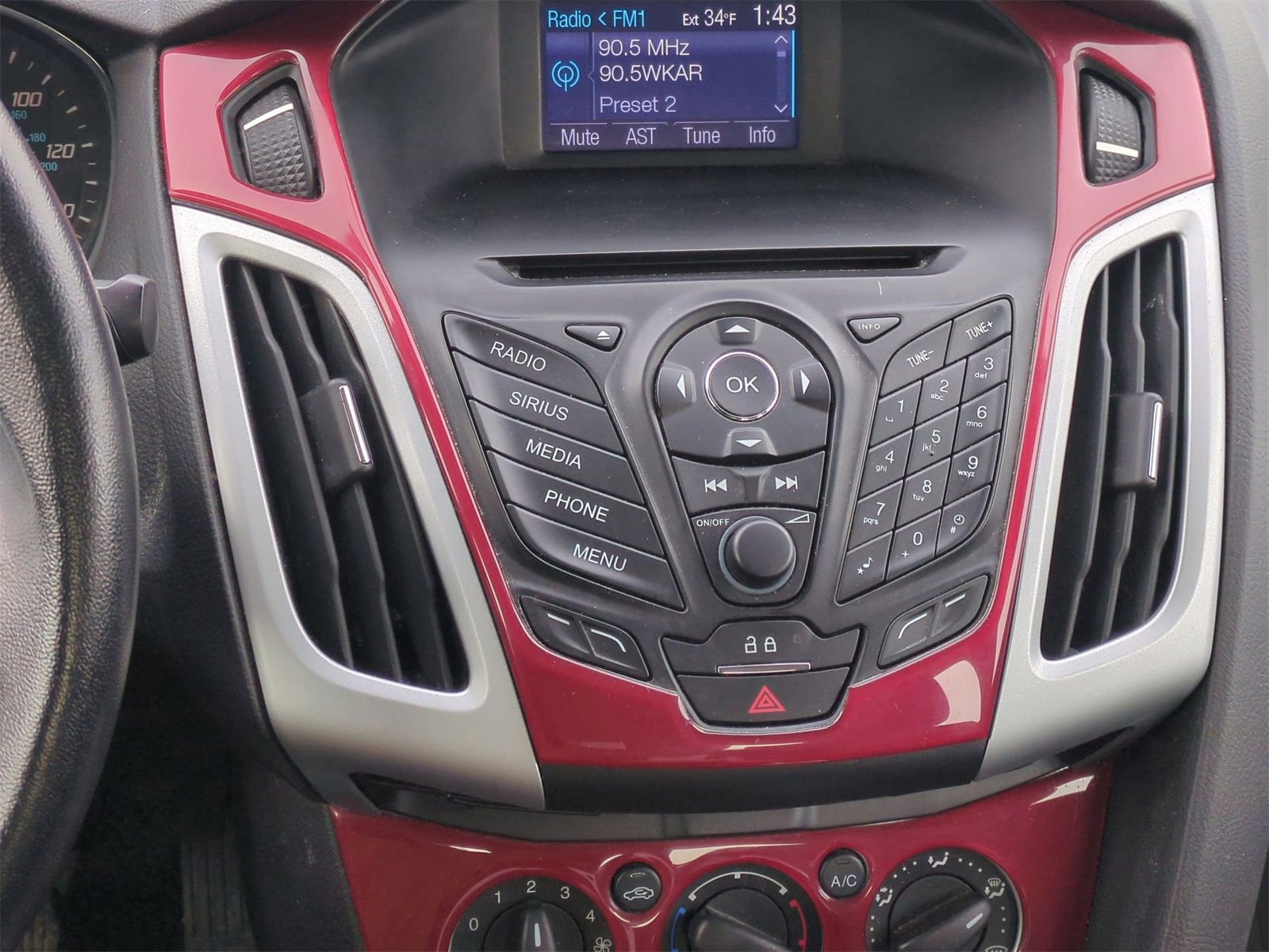 Thumbnail: 2013 Ford Focus - 27