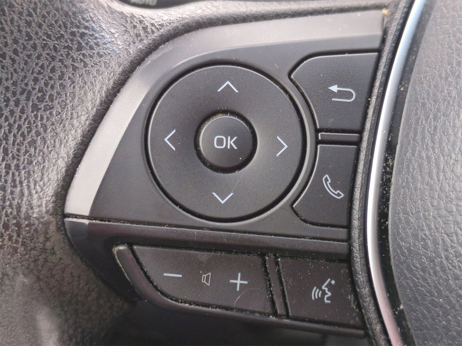 2018 Toyota Camry L 23