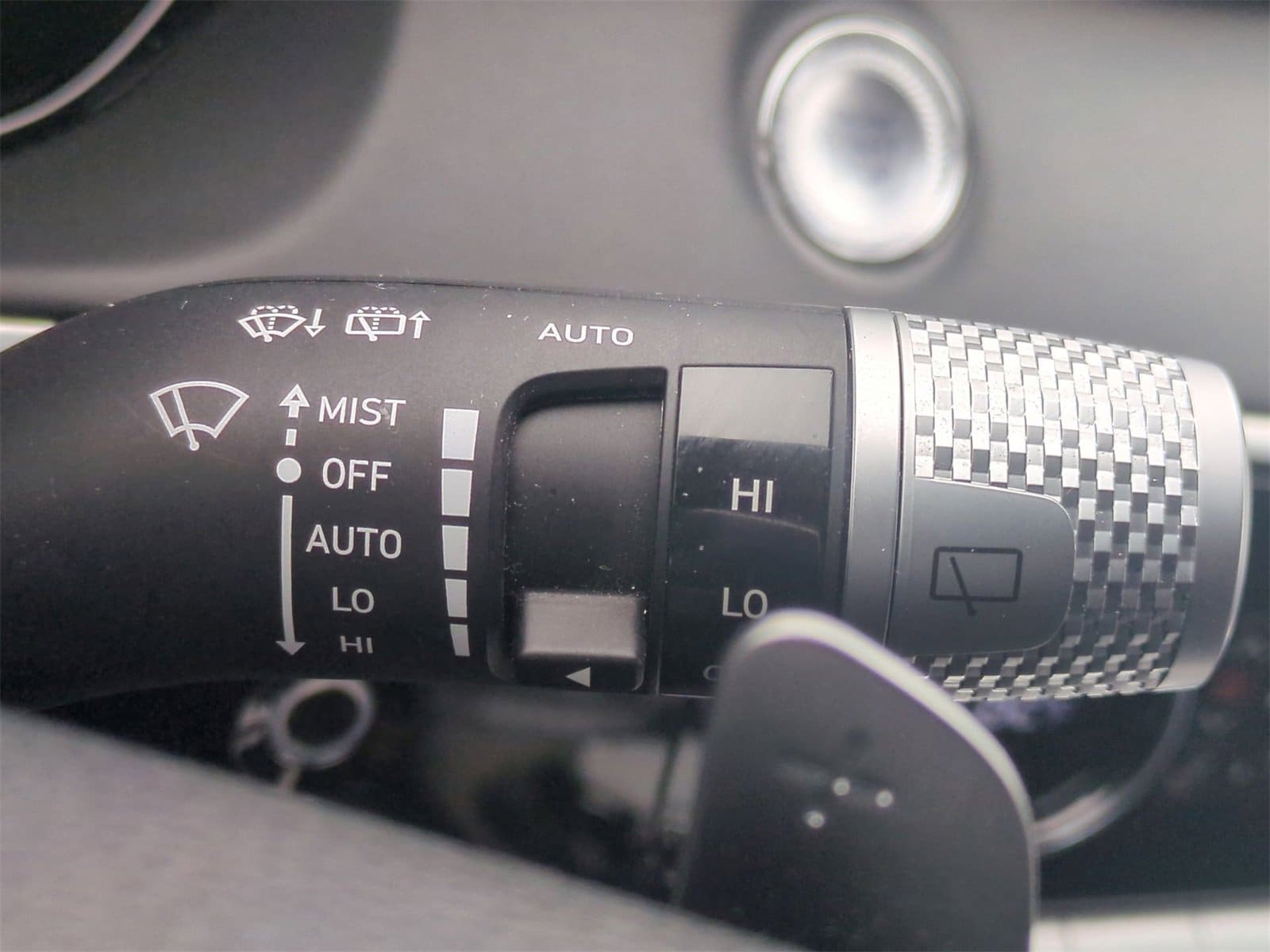 Thumbnail: 2025 Genesis GV70 - 25