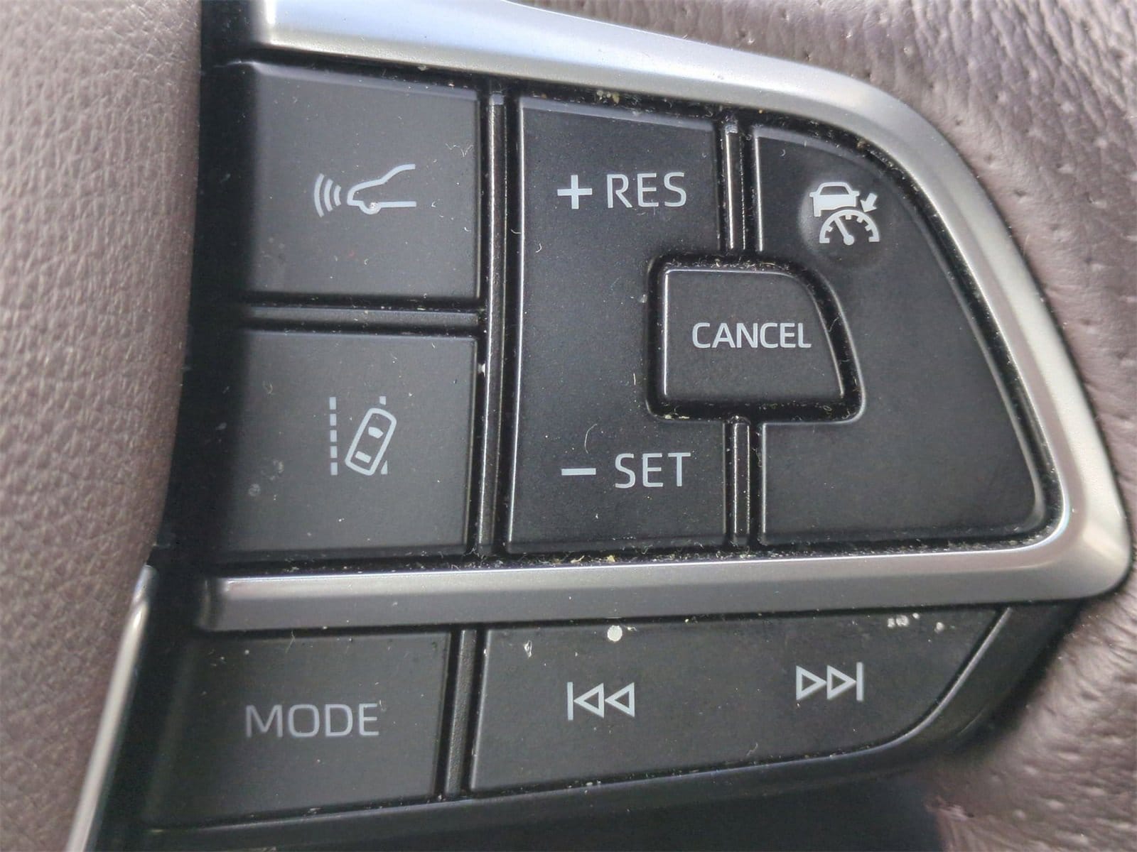 Thumbnail: 2021 Toyota Sienna - 27