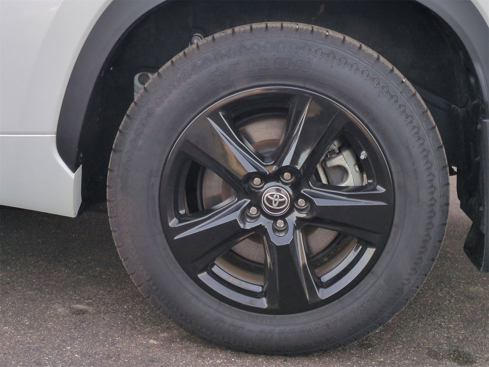 Thumbnail: 2023 Toyota Highlander - 14