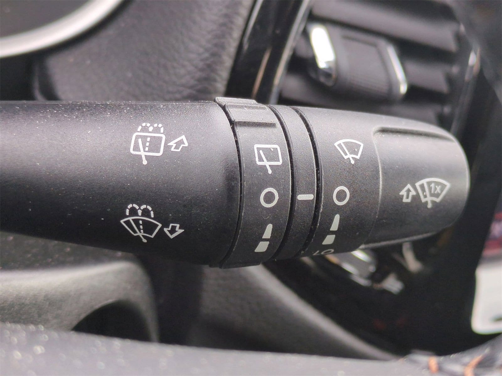 Thumbnail: 2019 Jeep Compass - 25