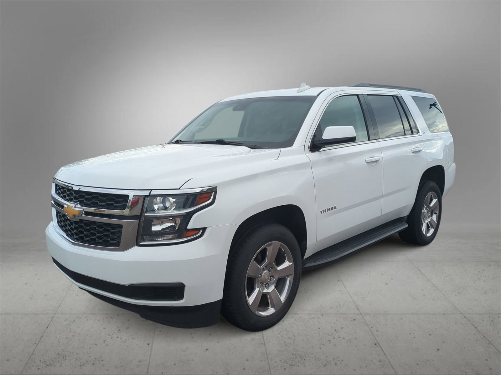 Thumbnail: 2017 Chevrolet Tahoe - 4