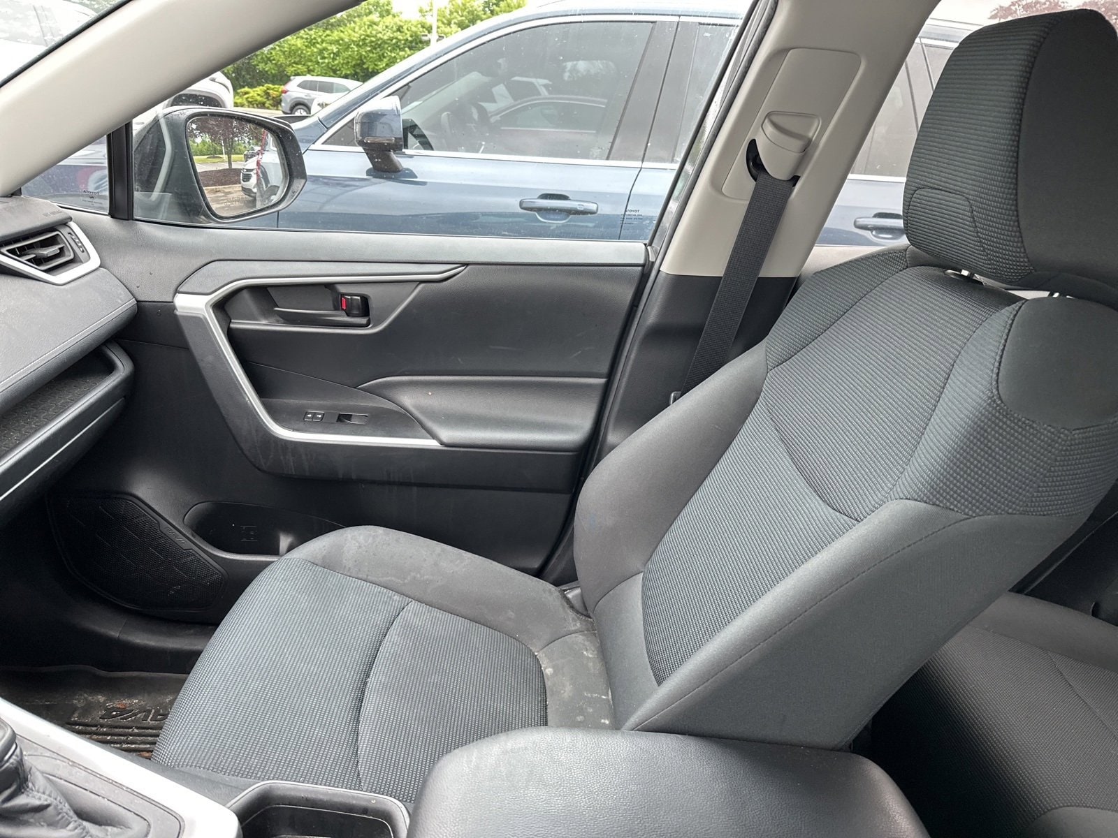 Thumbnail: 2021 Toyota RAV4 - 10