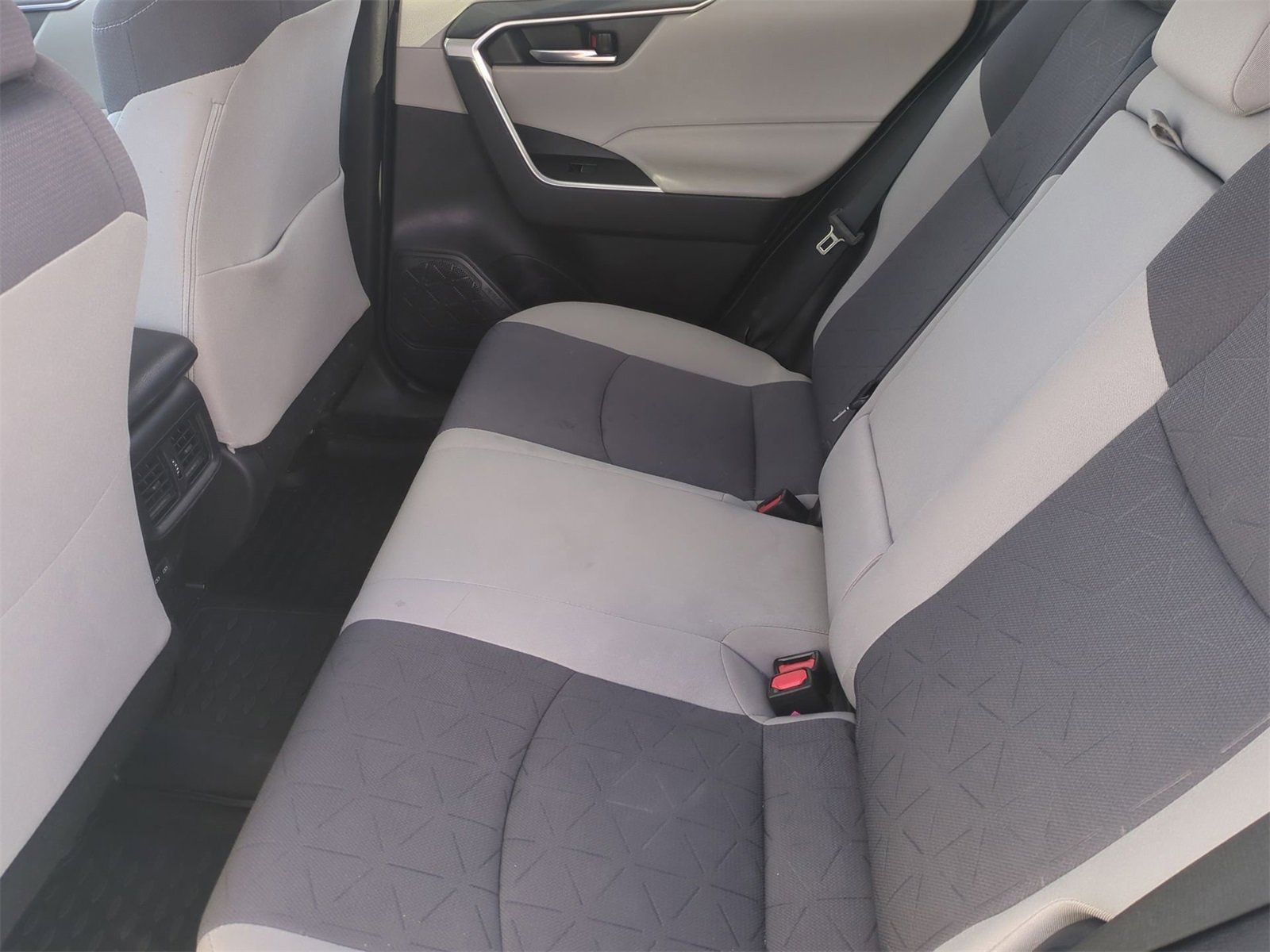 Thumbnail: 2023 Toyota RAV4 - 20