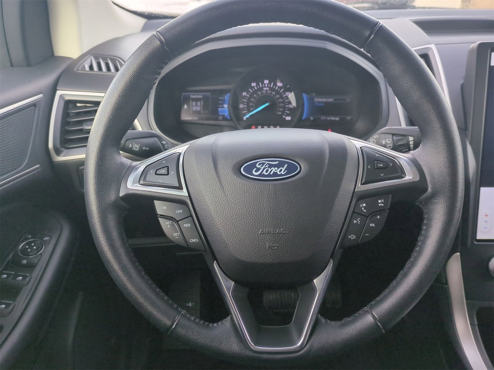 Thumbnail: 2023 Ford Edge - 22