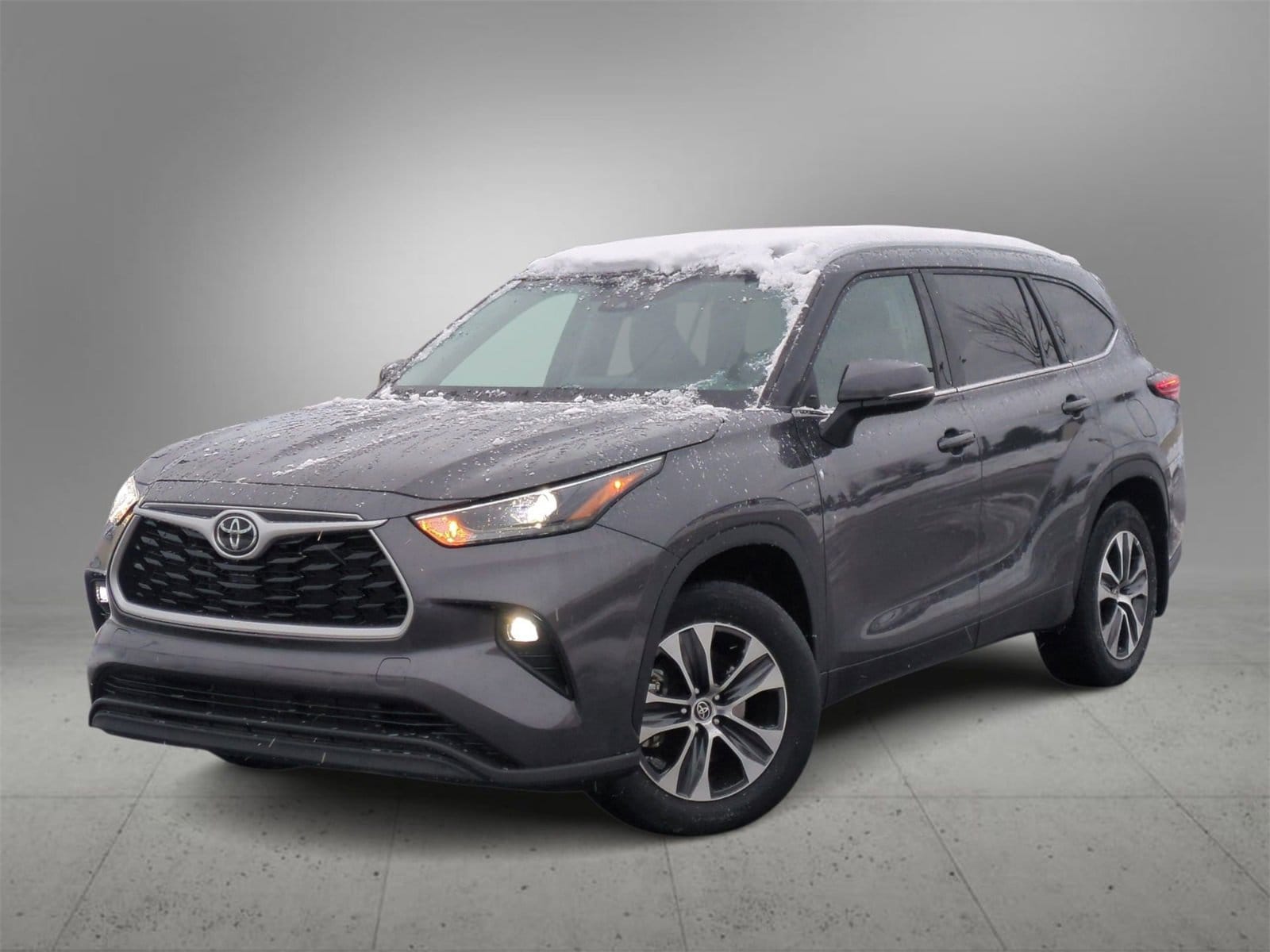 2022 Toyota Highlander XLE's photo