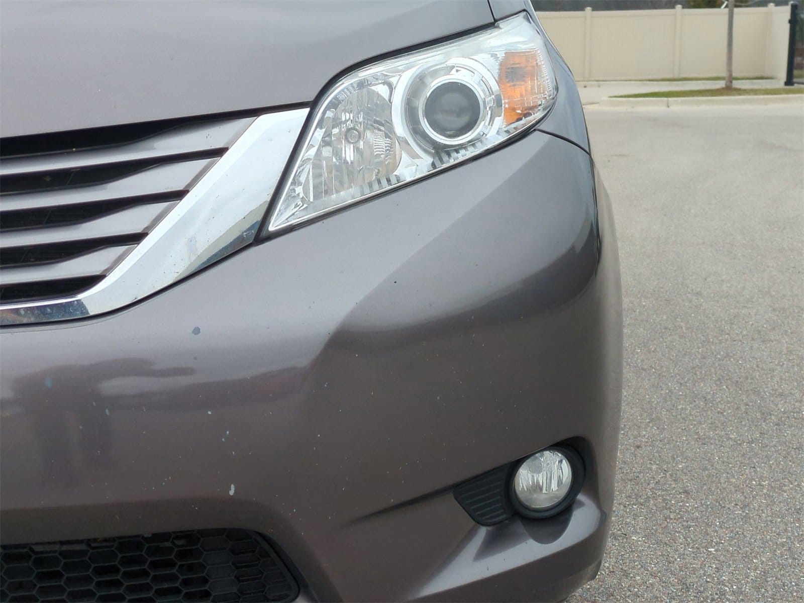 Thumbnail: 2017 Toyota Sienna - 11