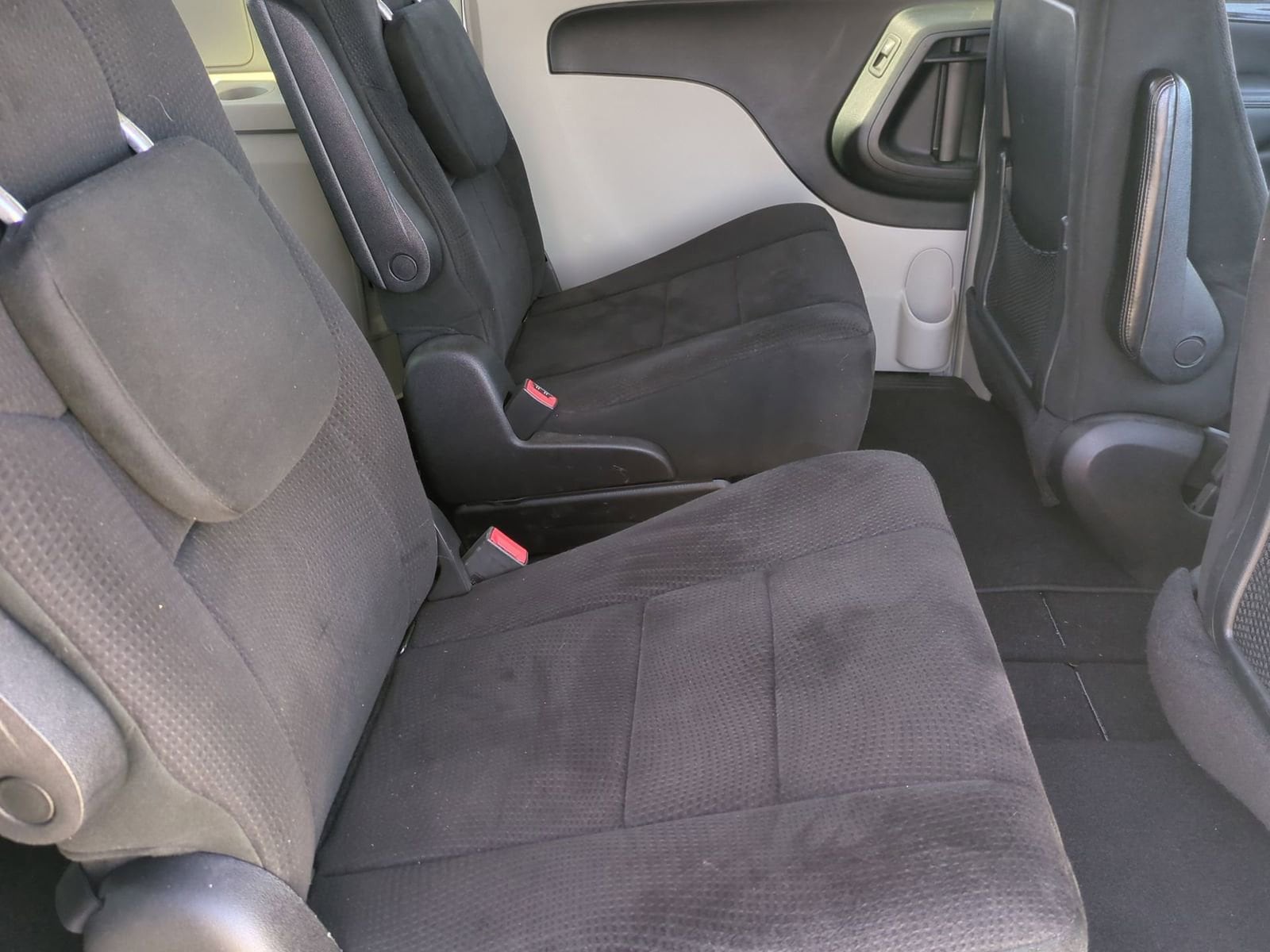 Thumbnail: 2011 Dodge Grand Caravan - 19