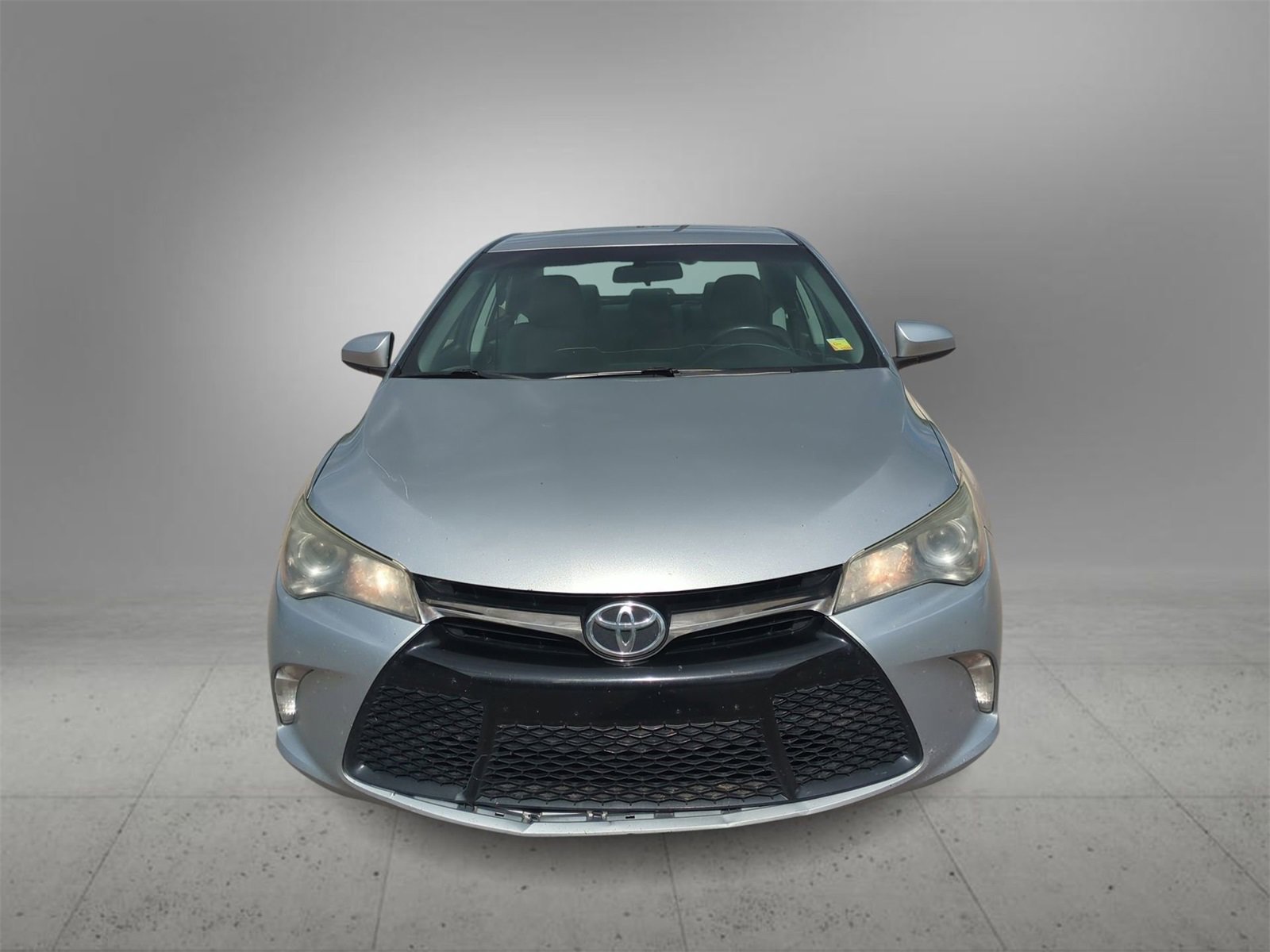 2017 Toyota Camry SE photo 2