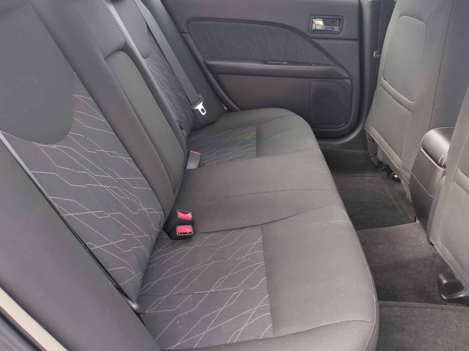 Thumbnail: 2010 Mercury Milan - 20