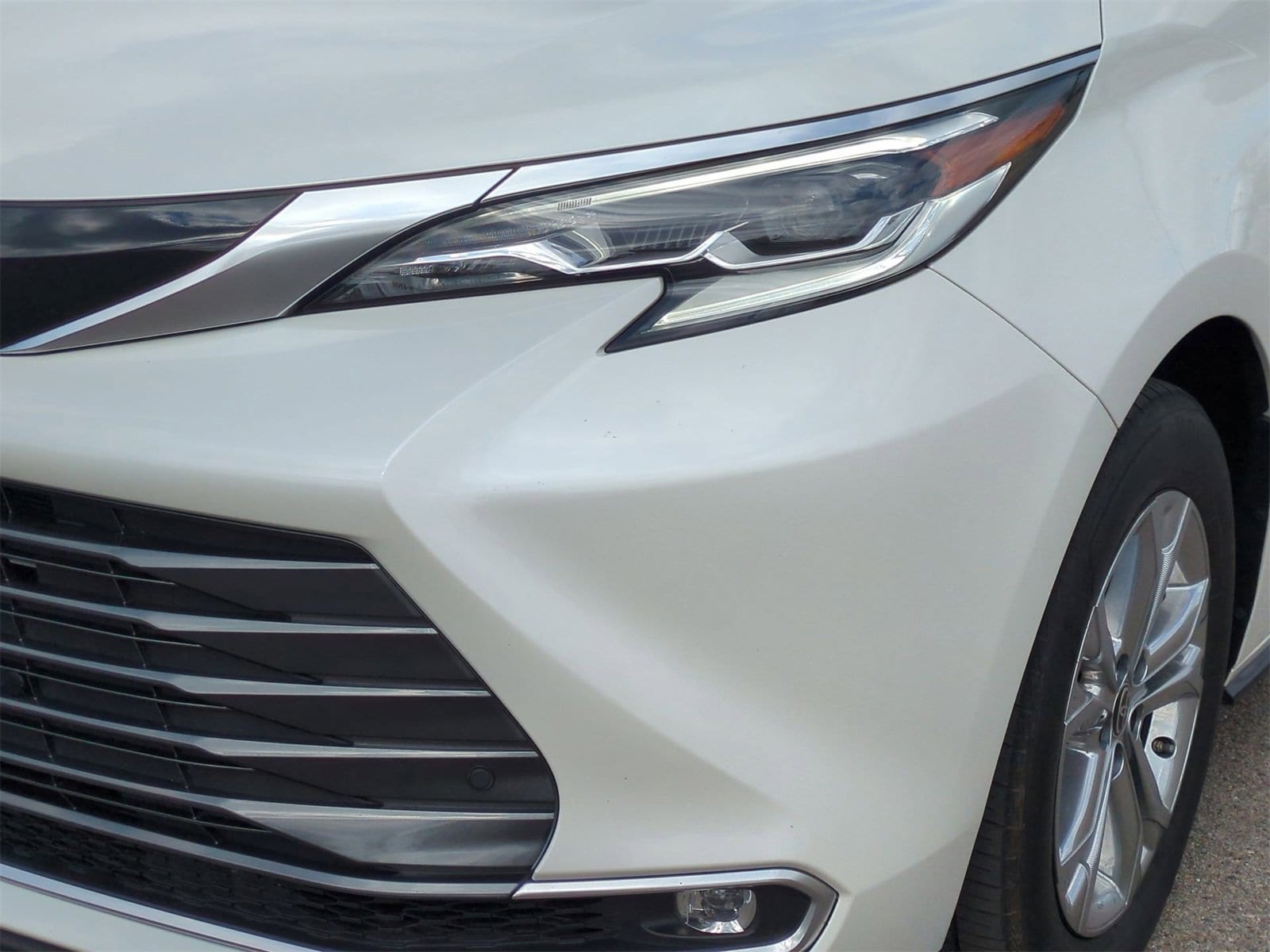 Thumbnail: 2021 Toyota Sienna - 11