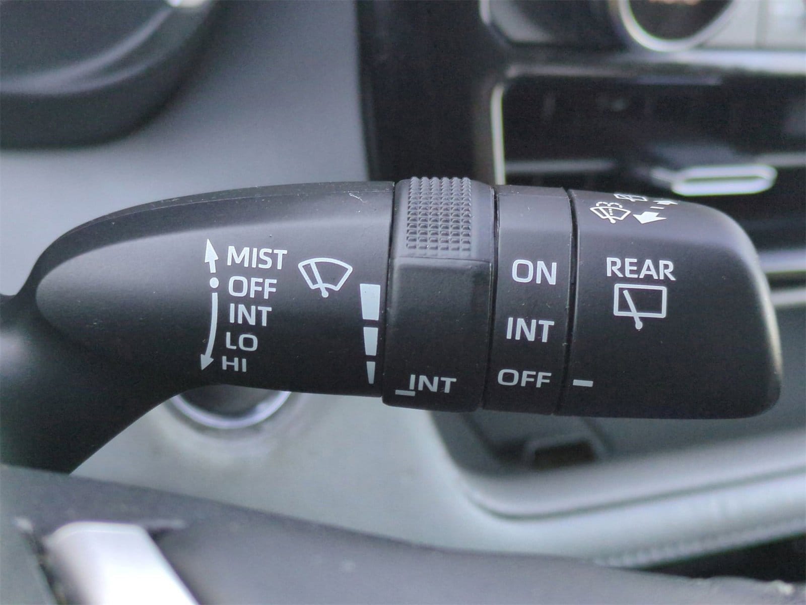 Thumbnail: 2022 Toyota Highlander - 28