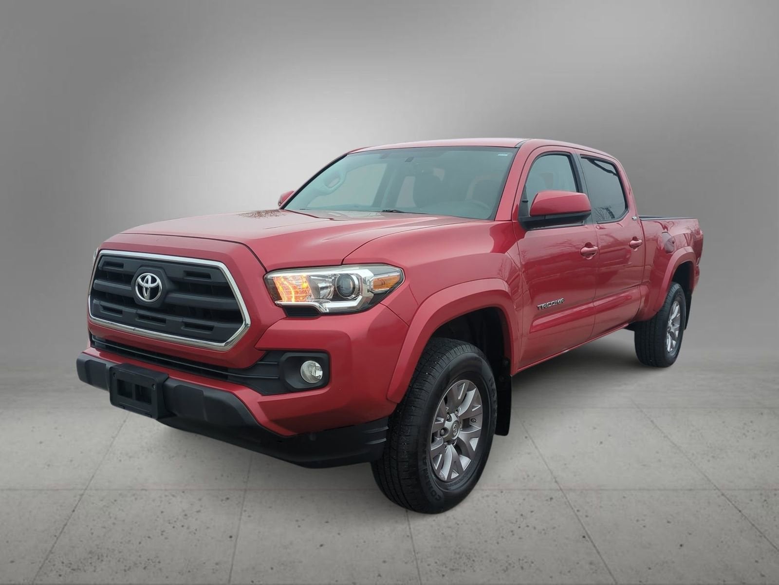 Thumbnail: 2016 Toyota Tacoma - 4