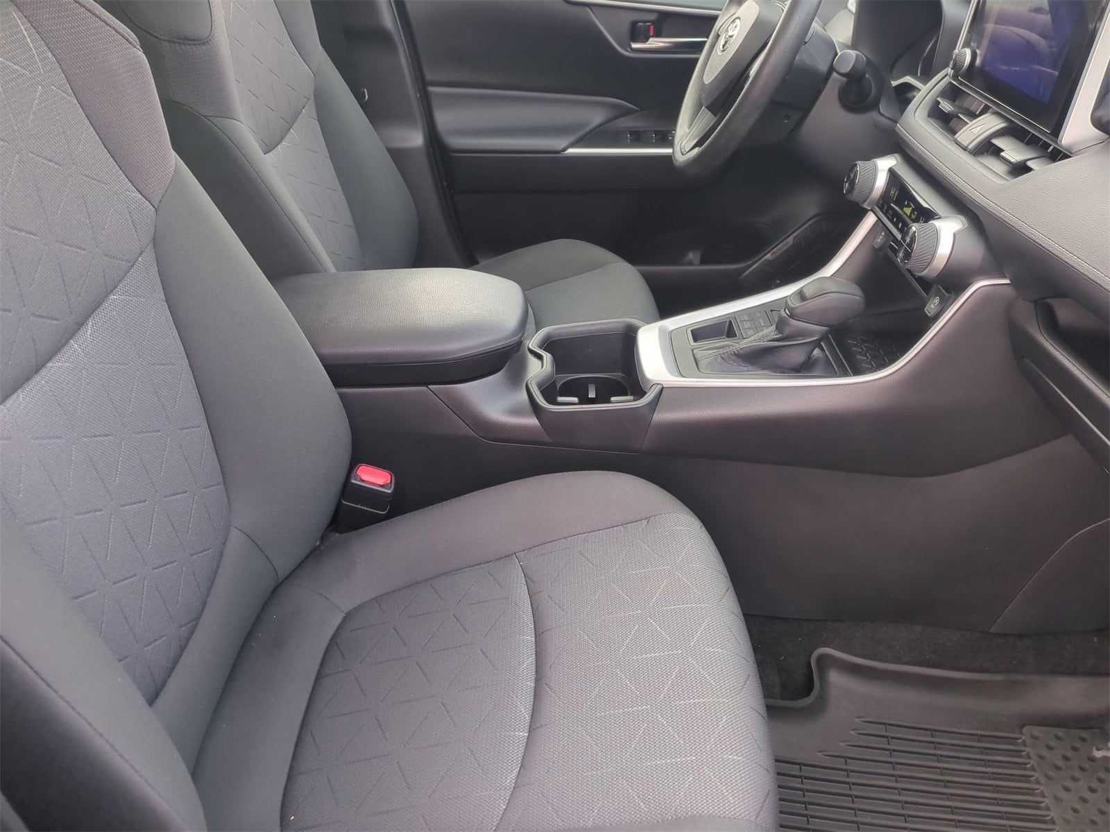 Thumbnail: 2023 Toyota RAV4 - 23