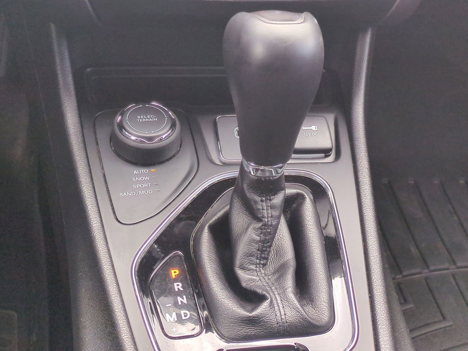 Thumbnail: 2019 Jeep Cherokee - 31