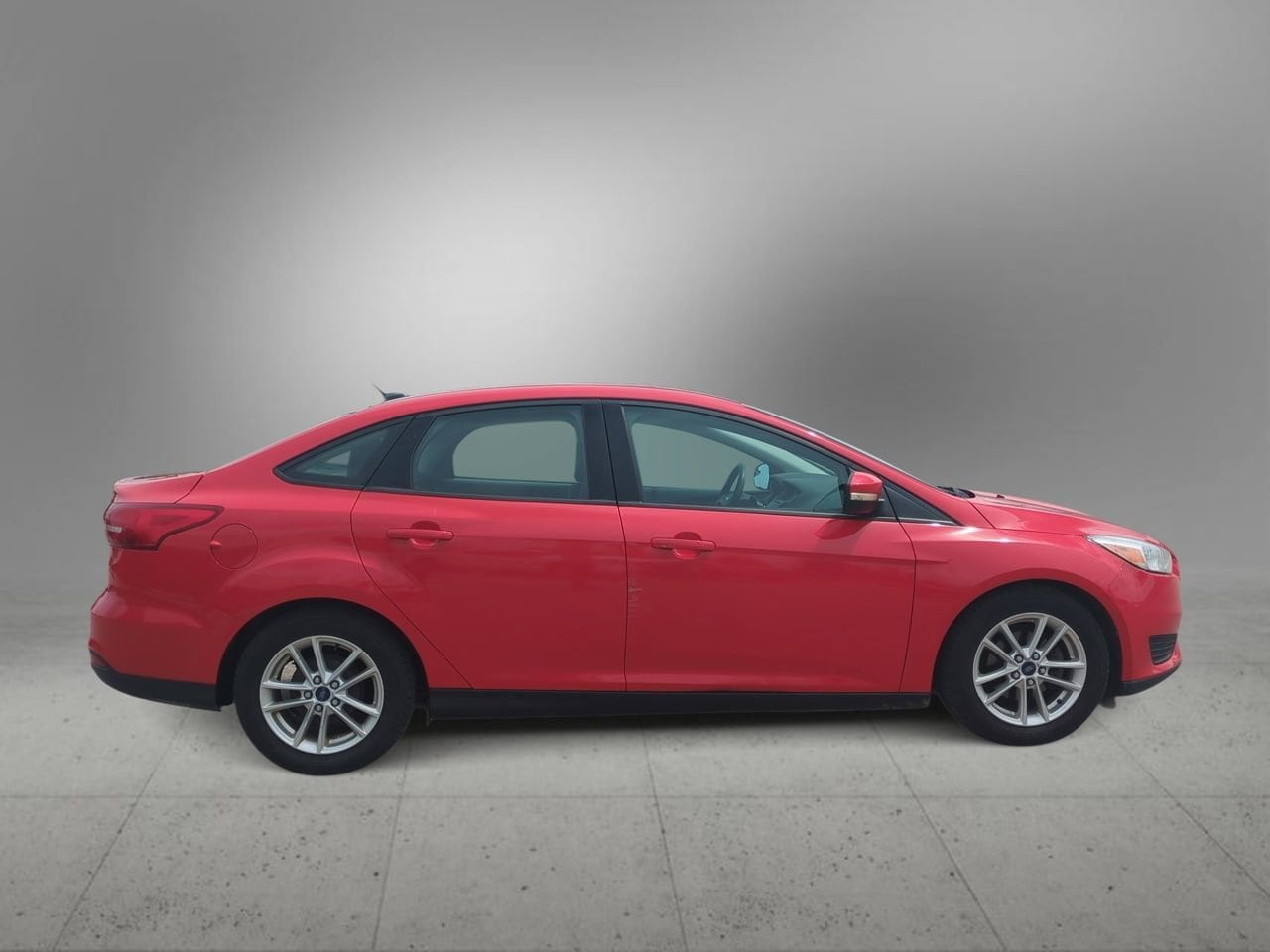Thumbnail: 2016 Ford Focus - 9