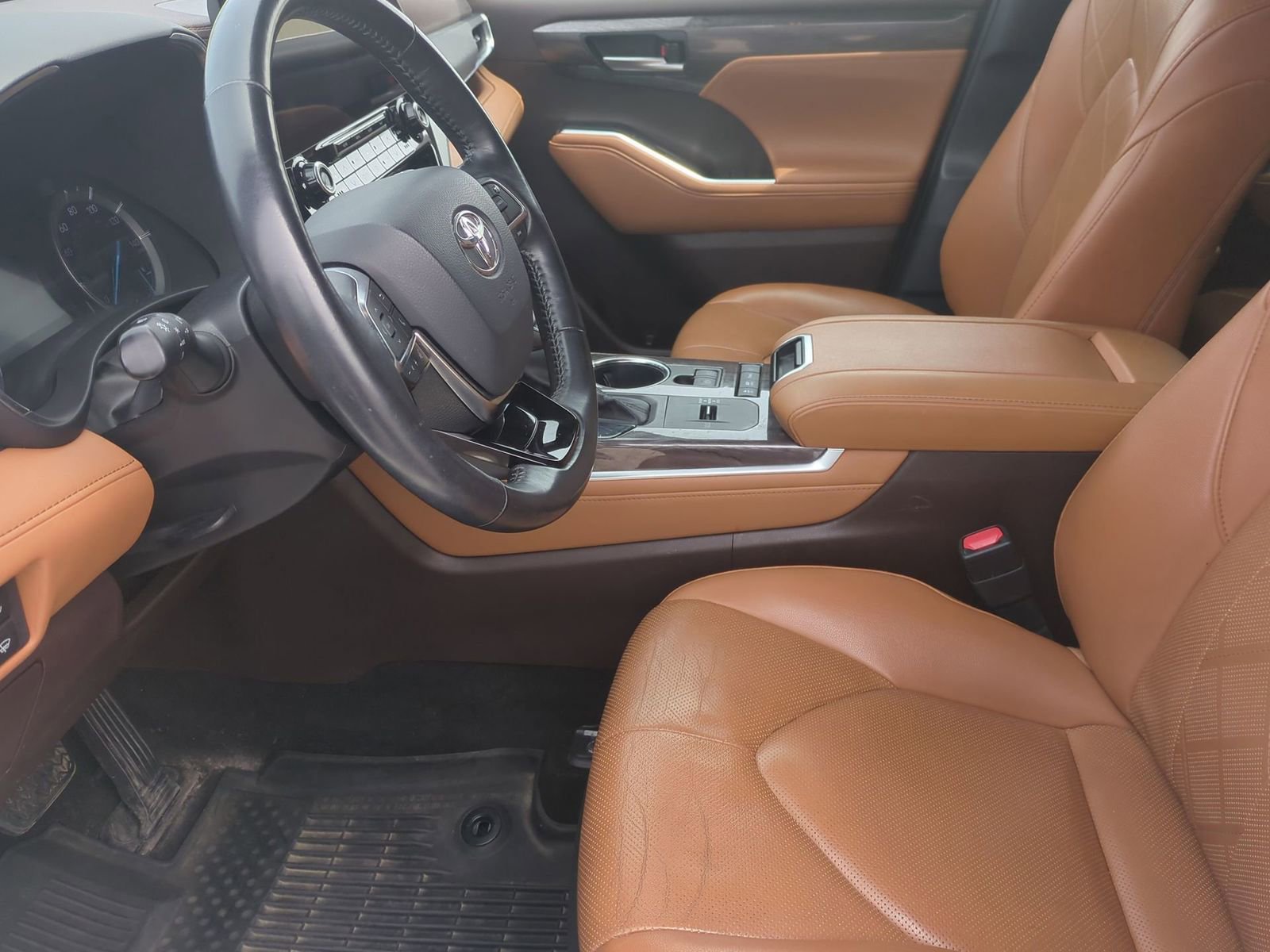 Thumbnail: 2021 Toyota Highlander - 16