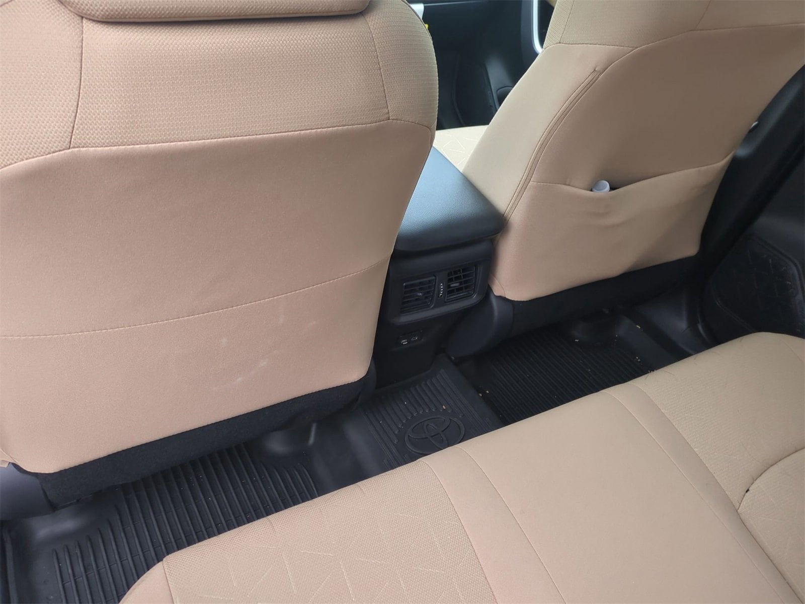 Thumbnail: 2025 Toyota RAV4 - 18